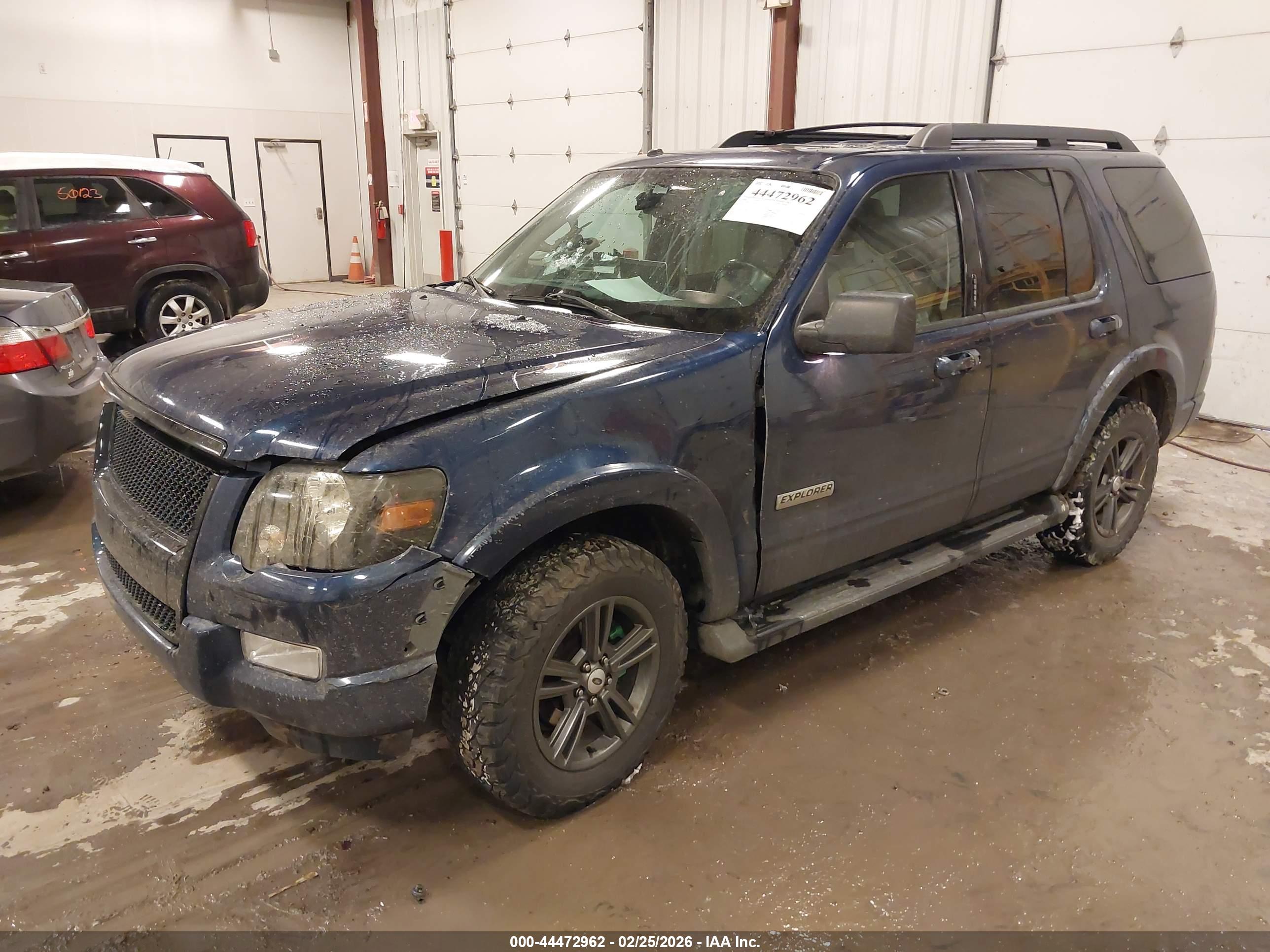 FORD EXPLORER image 2
