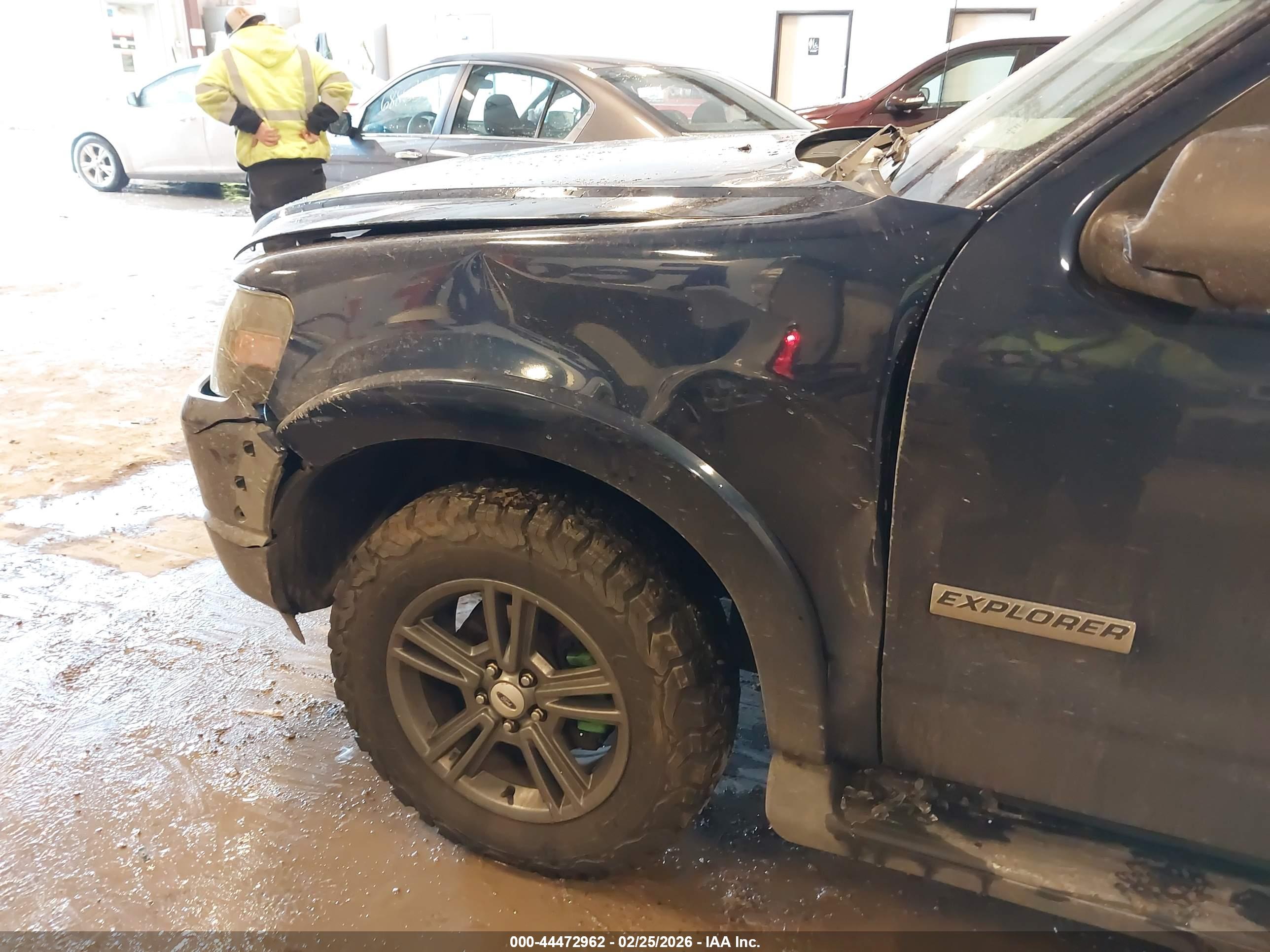 FORD EXPLORER image 6