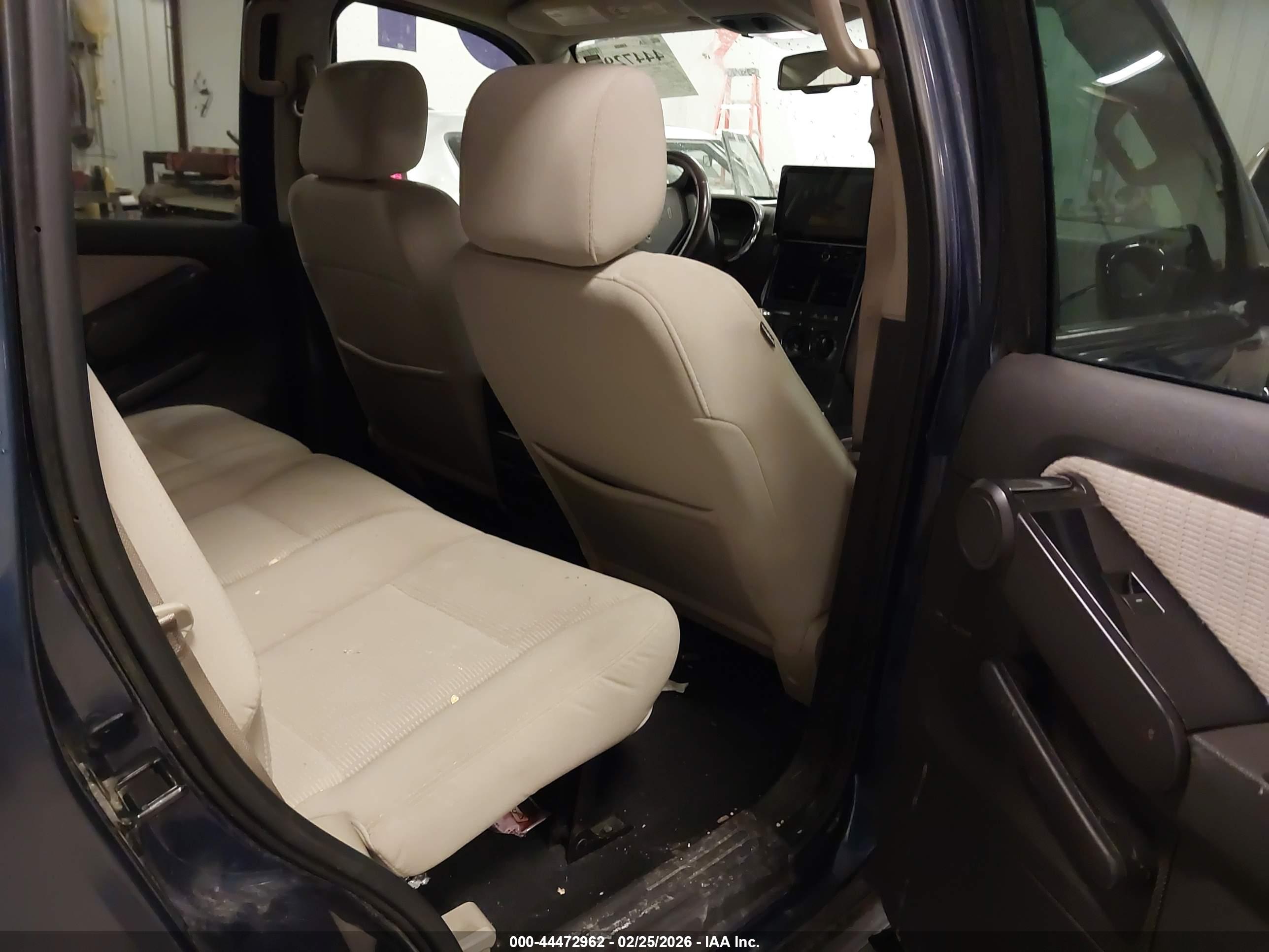 FORD EXPLORER image 8