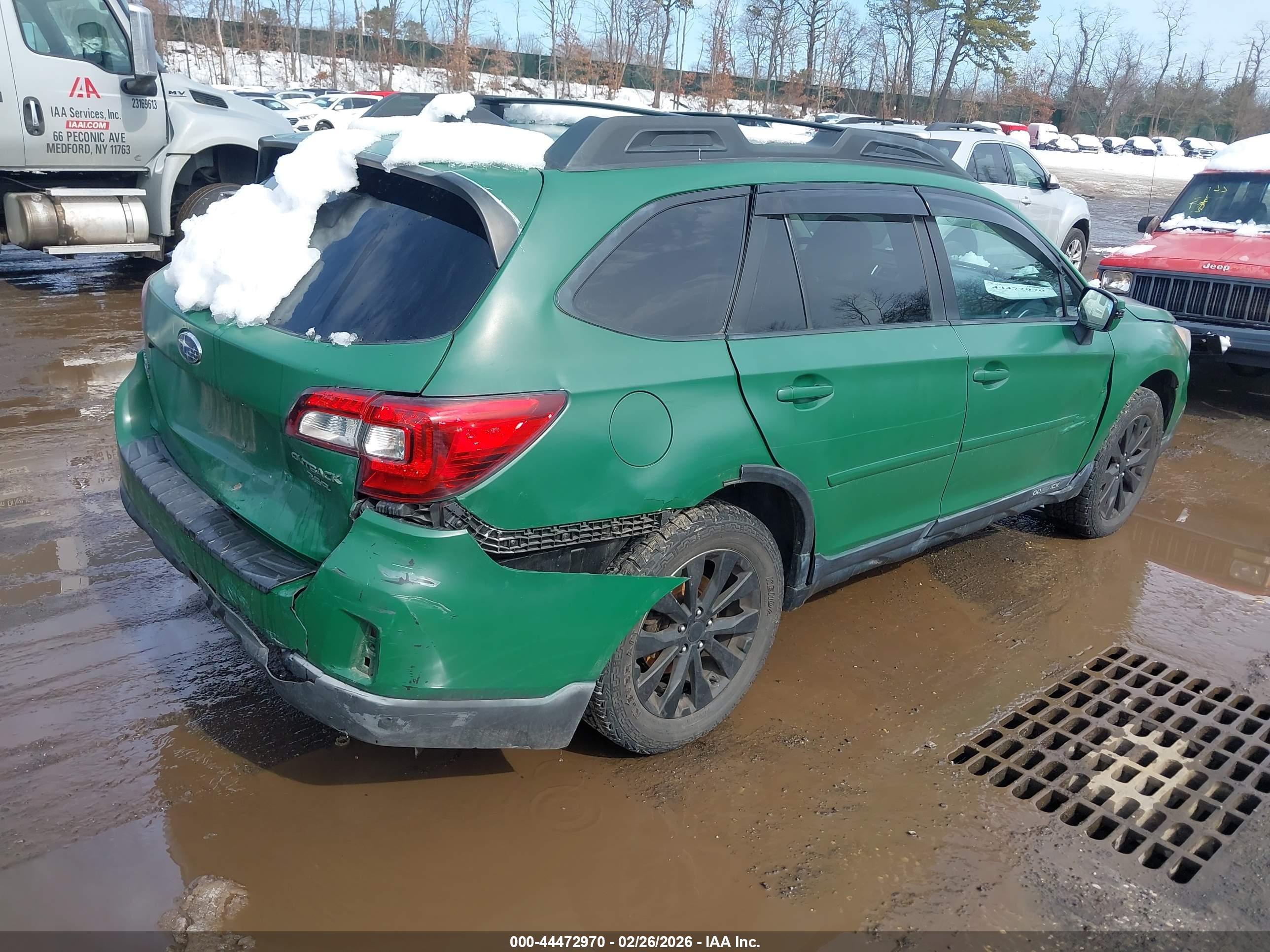 SUBARU OUTBACK image 4