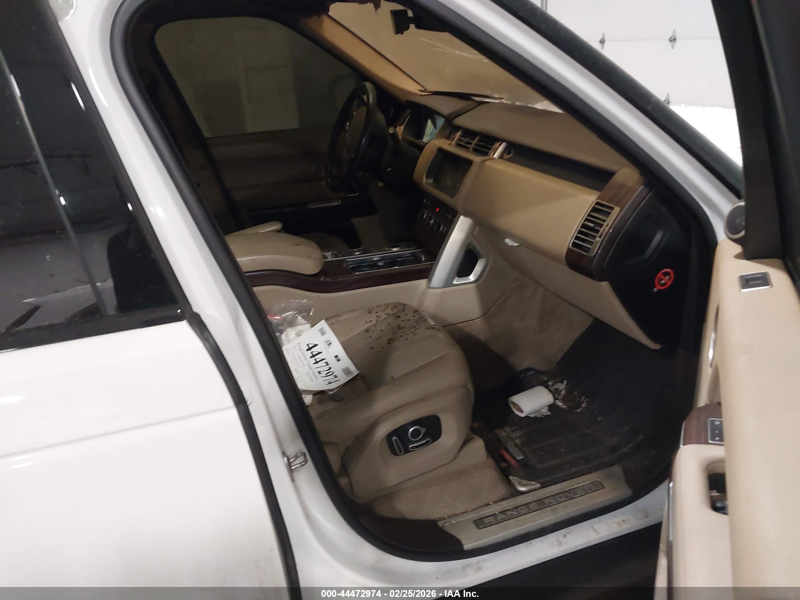 LAND ROVER image 5