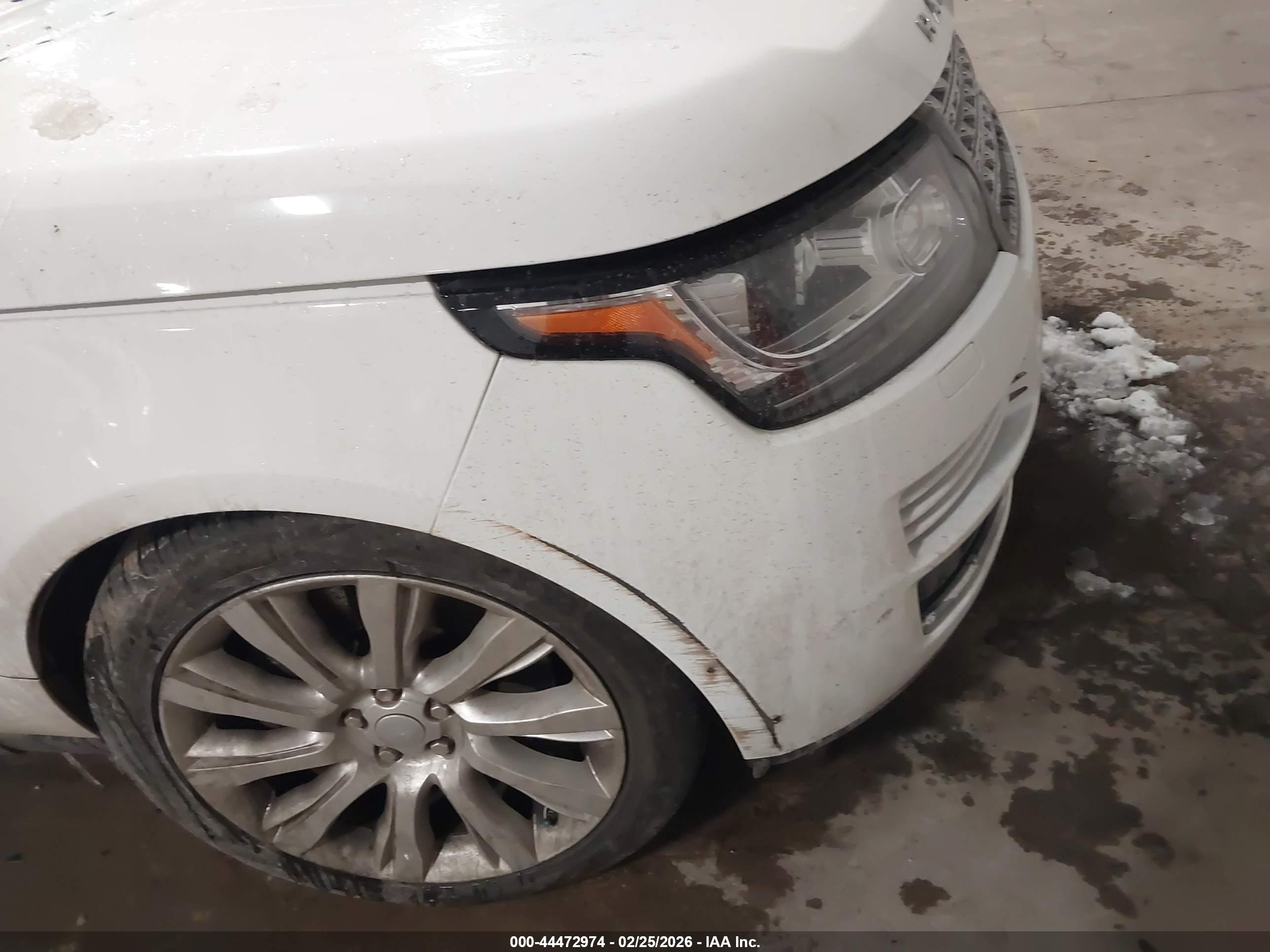 LAND ROVER image 6