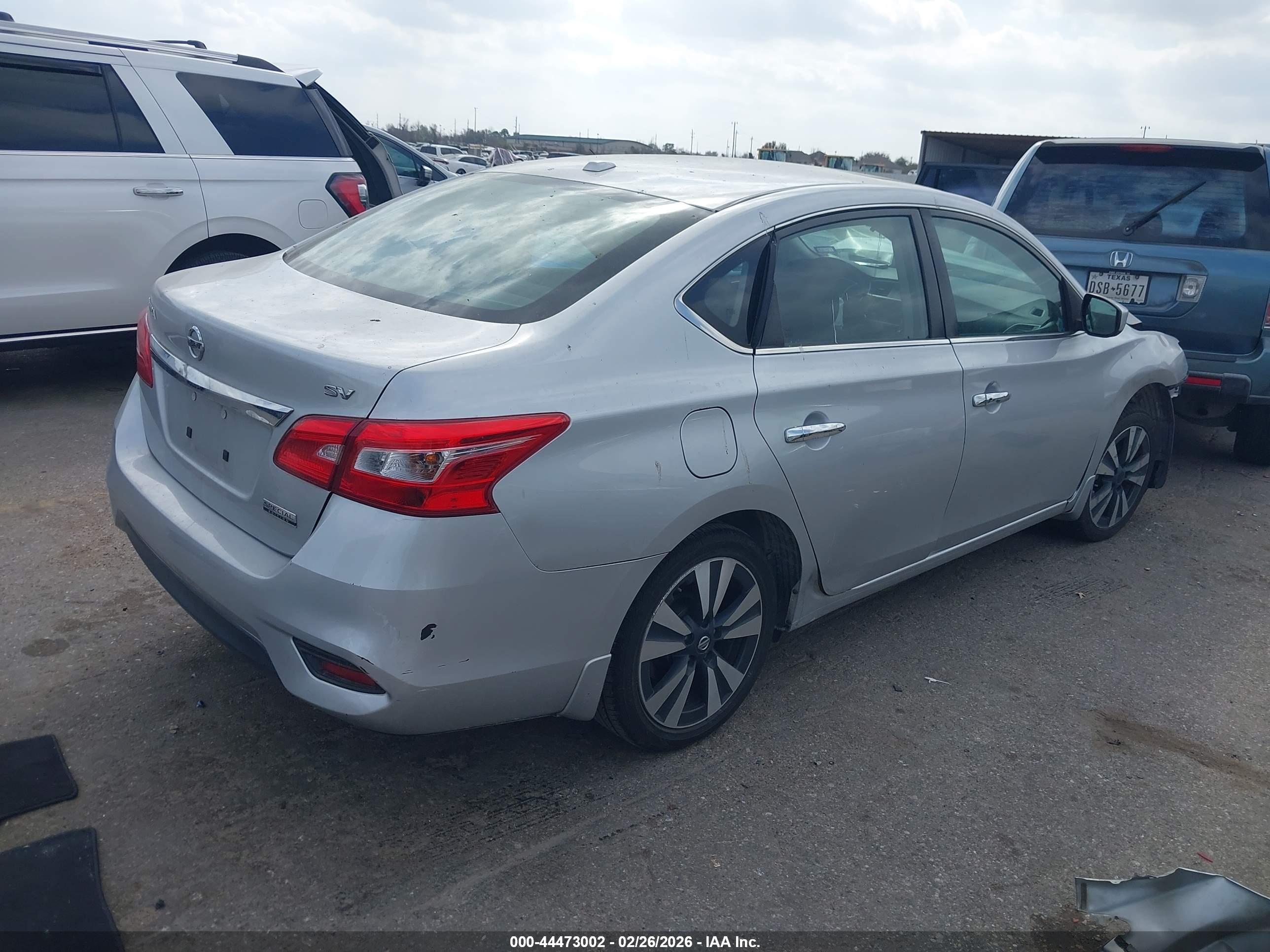 NISSAN SENTRA image 4
