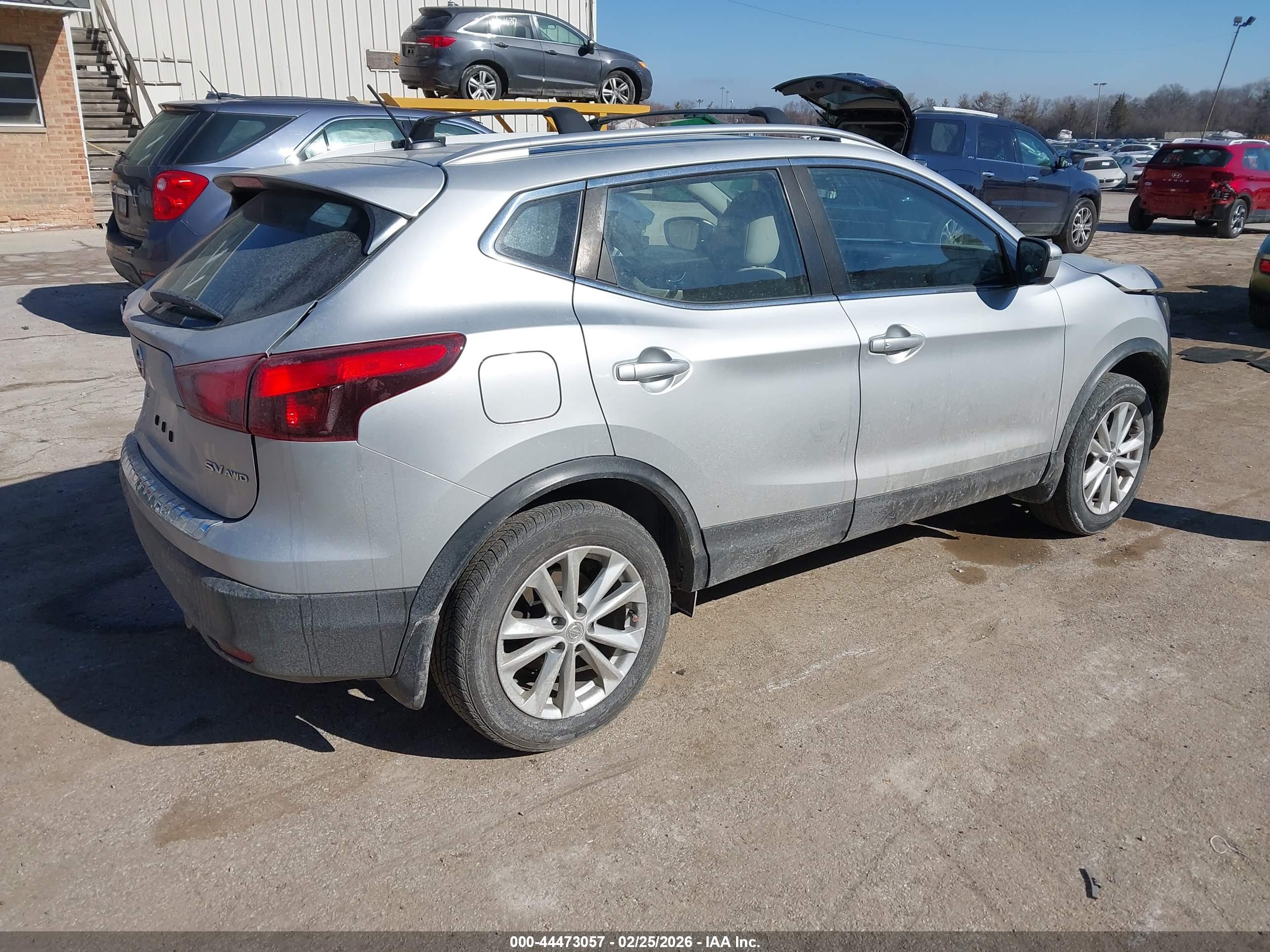 NISSAN ROGUE image 4