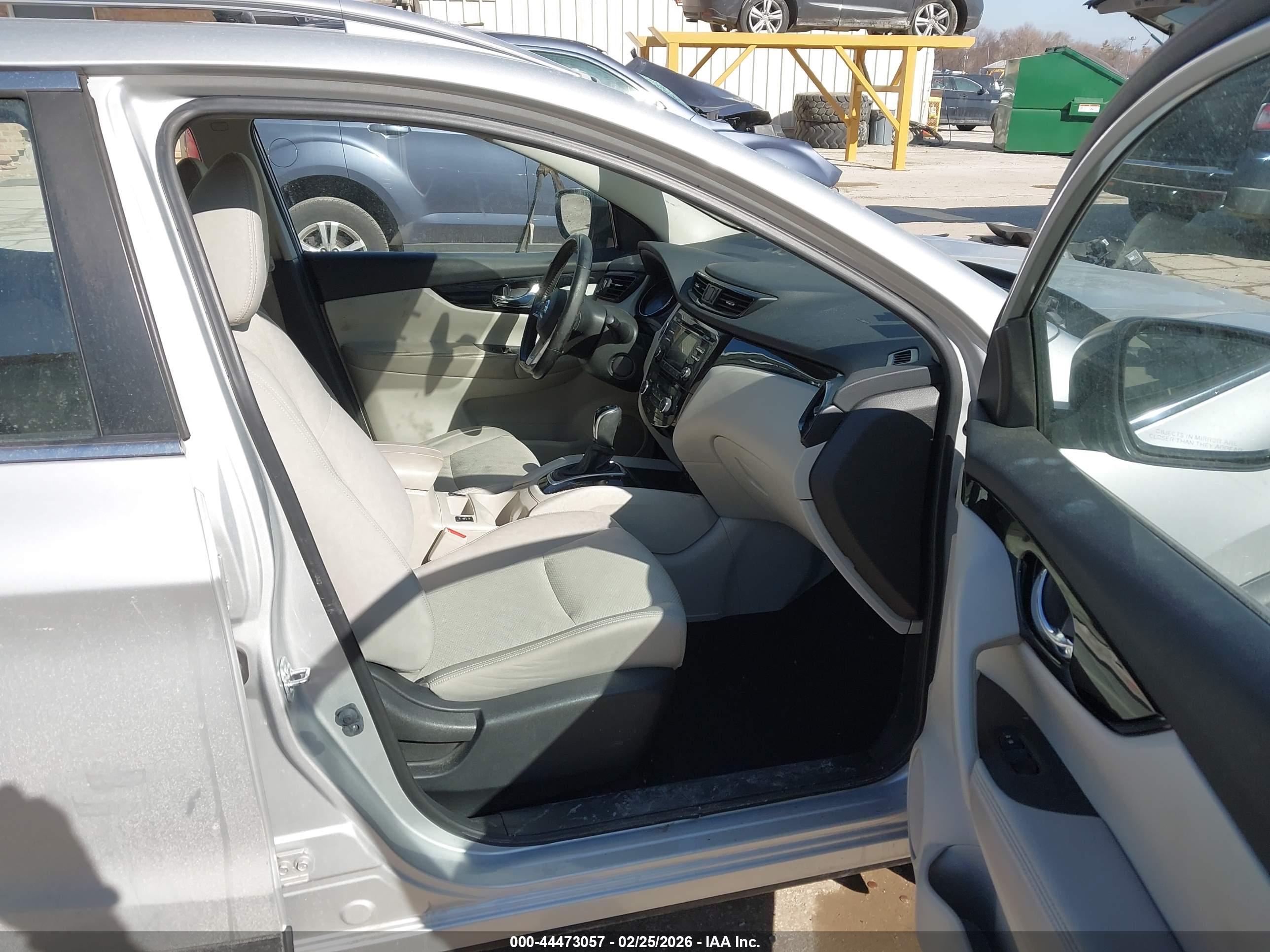 NISSAN ROGUE image 5