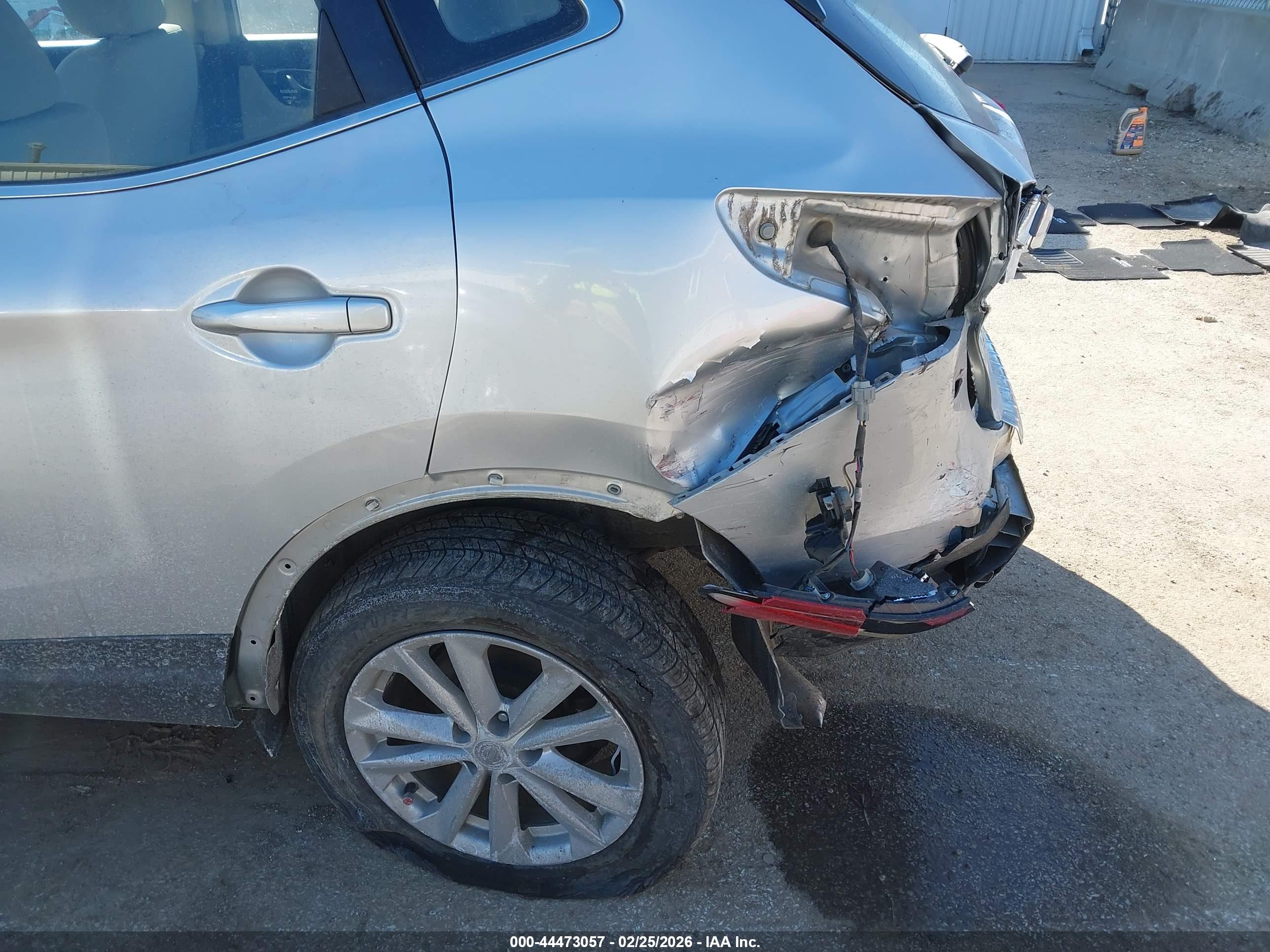 NISSAN ROGUE image 6