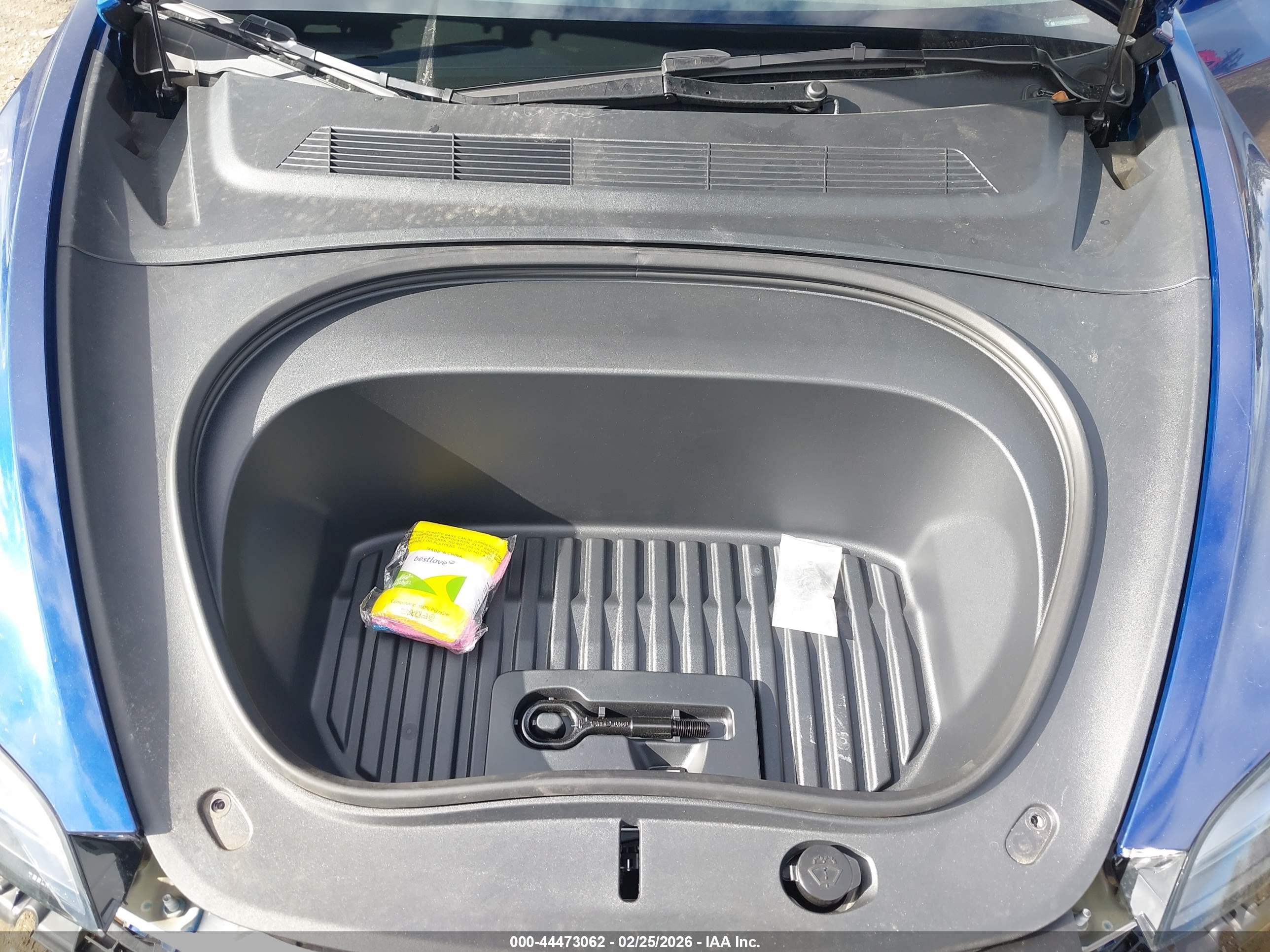 TESLA MODEL image 10