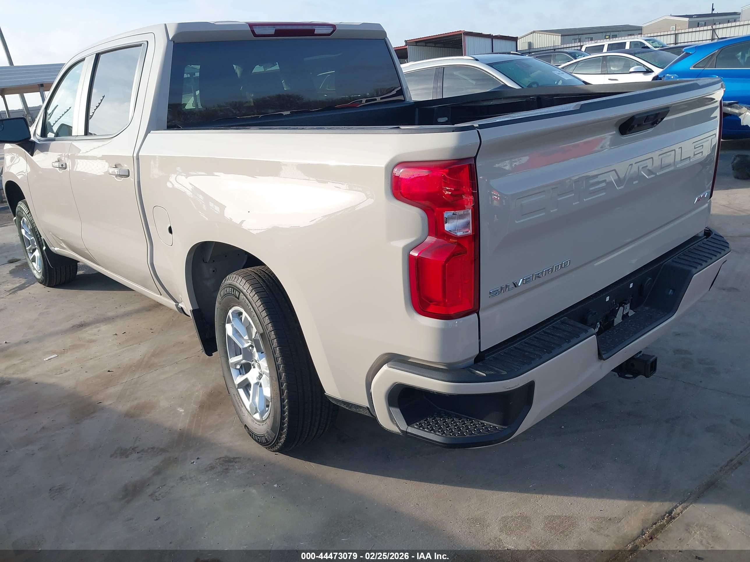 CHEVROLET SILVERADO image 3