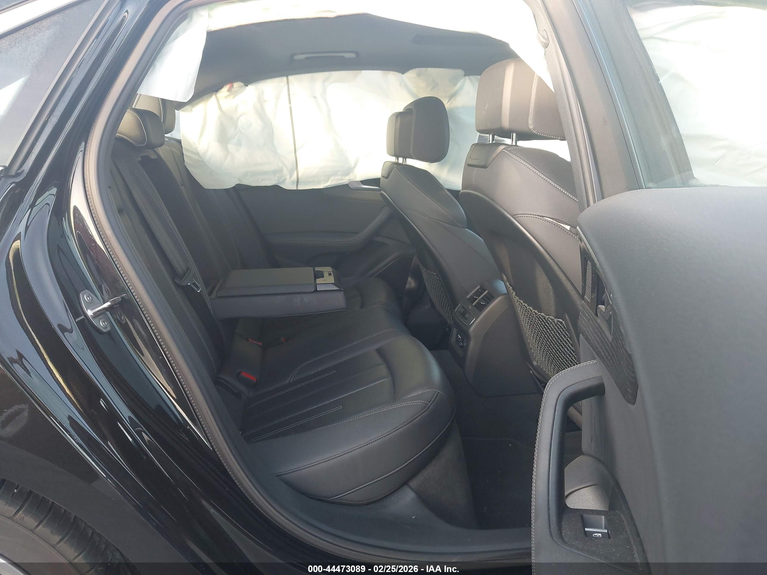 AUDI A4 image 8