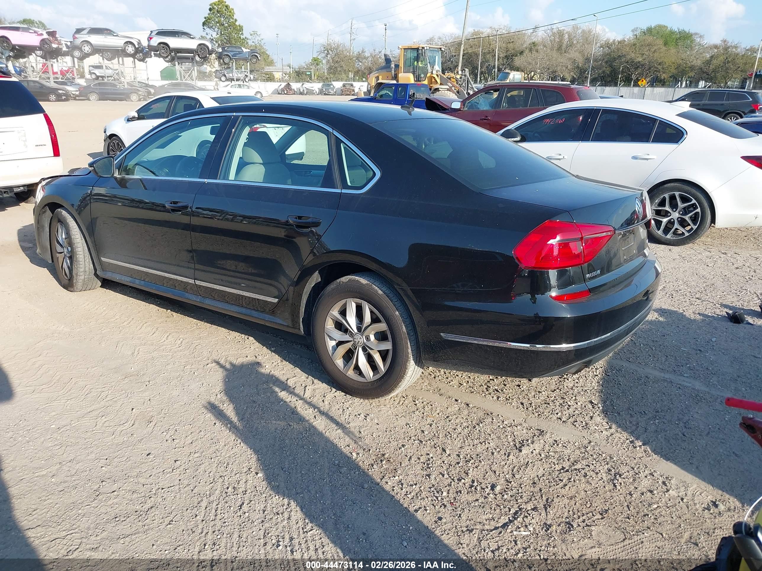 VOLKSWAGEN PASSAT image 3