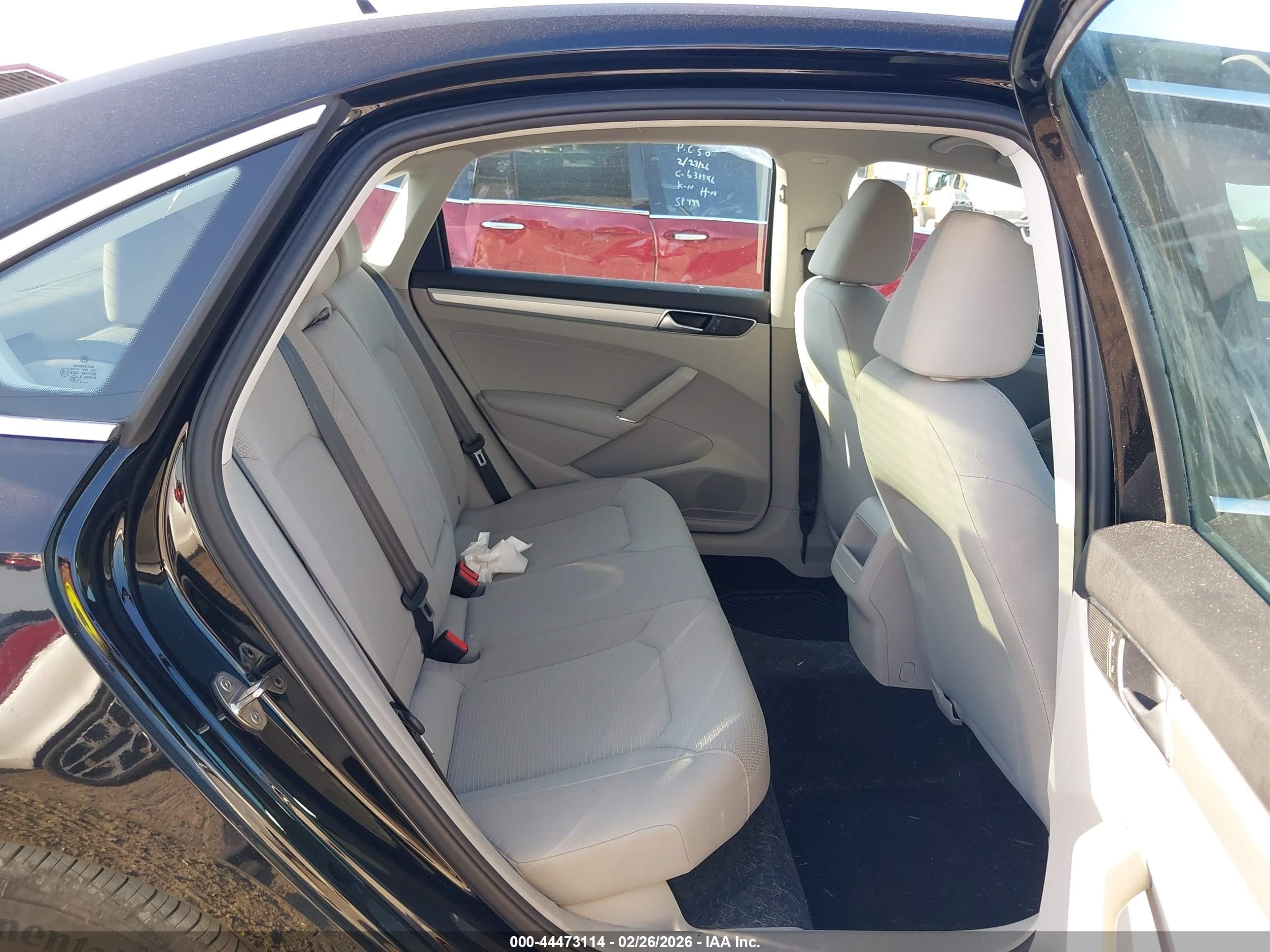 VOLKSWAGEN PASSAT image 8