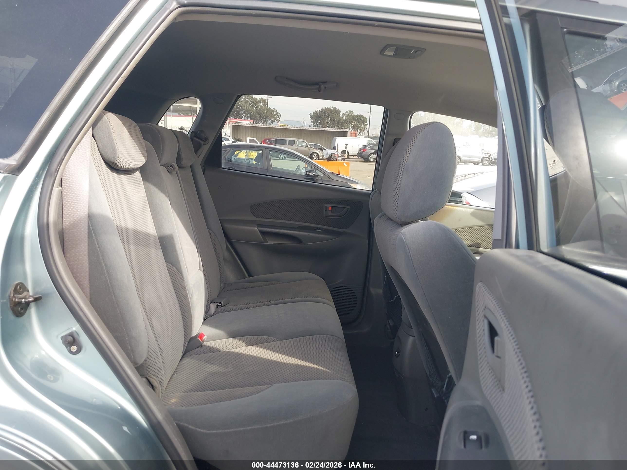 HYUNDAI TUCSON image 8
