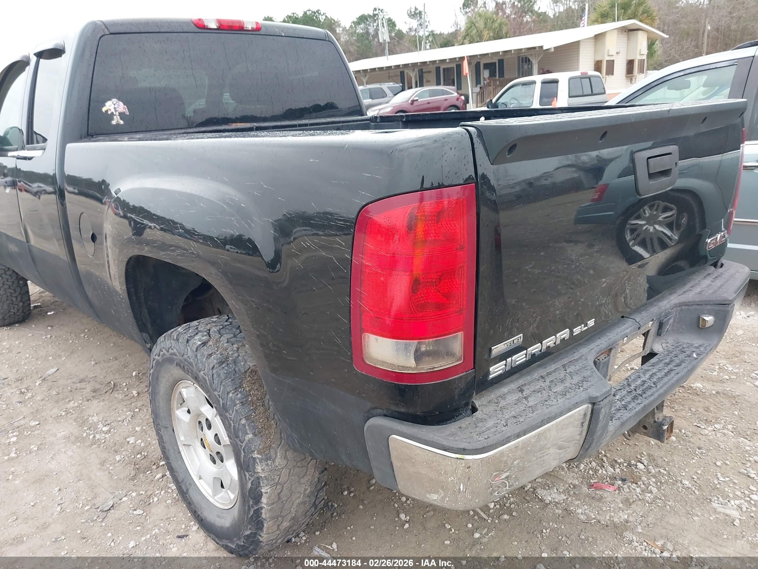 GMC SIERRA image 3