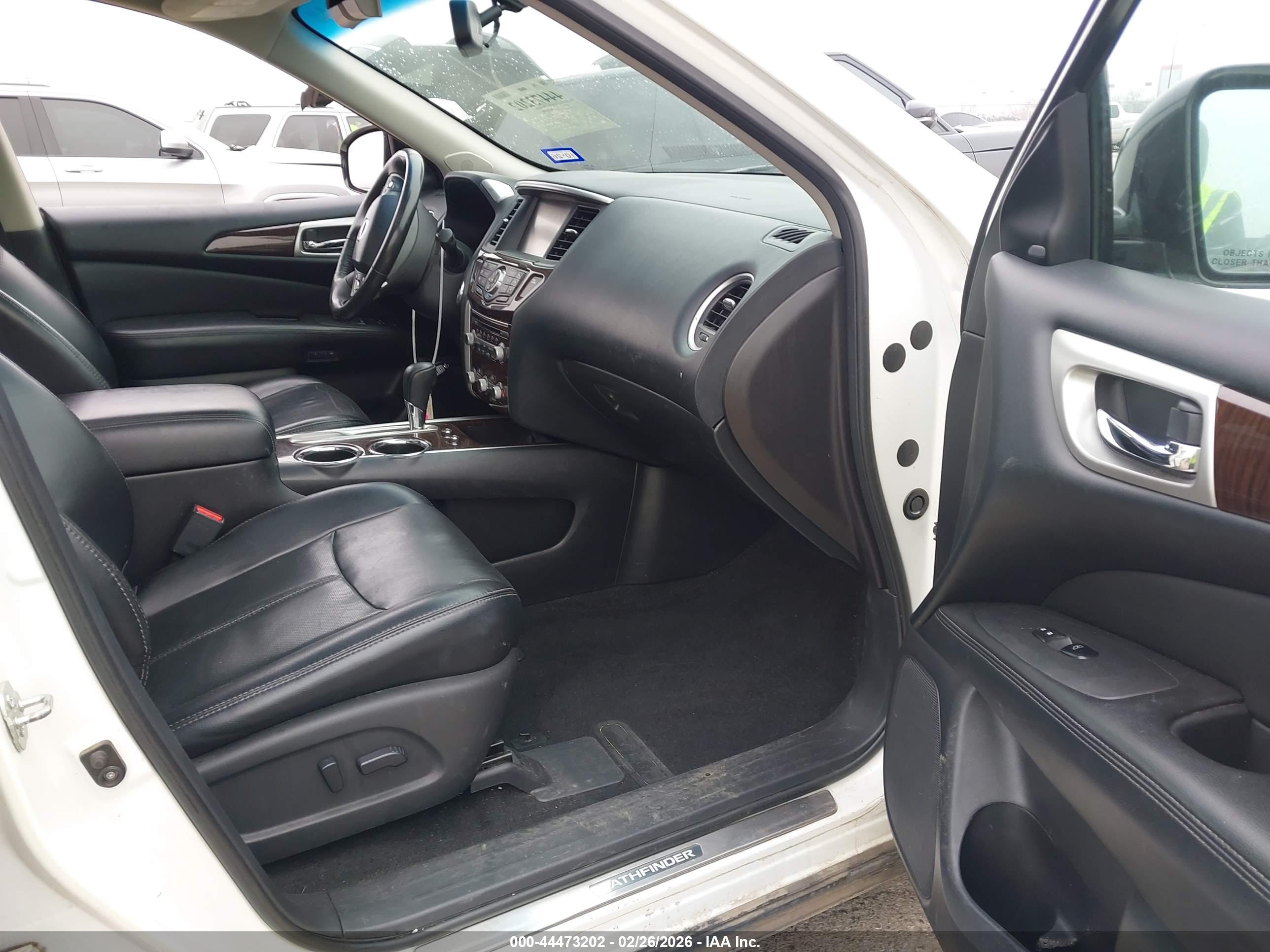 NISSAN PATHFINDER image 5
