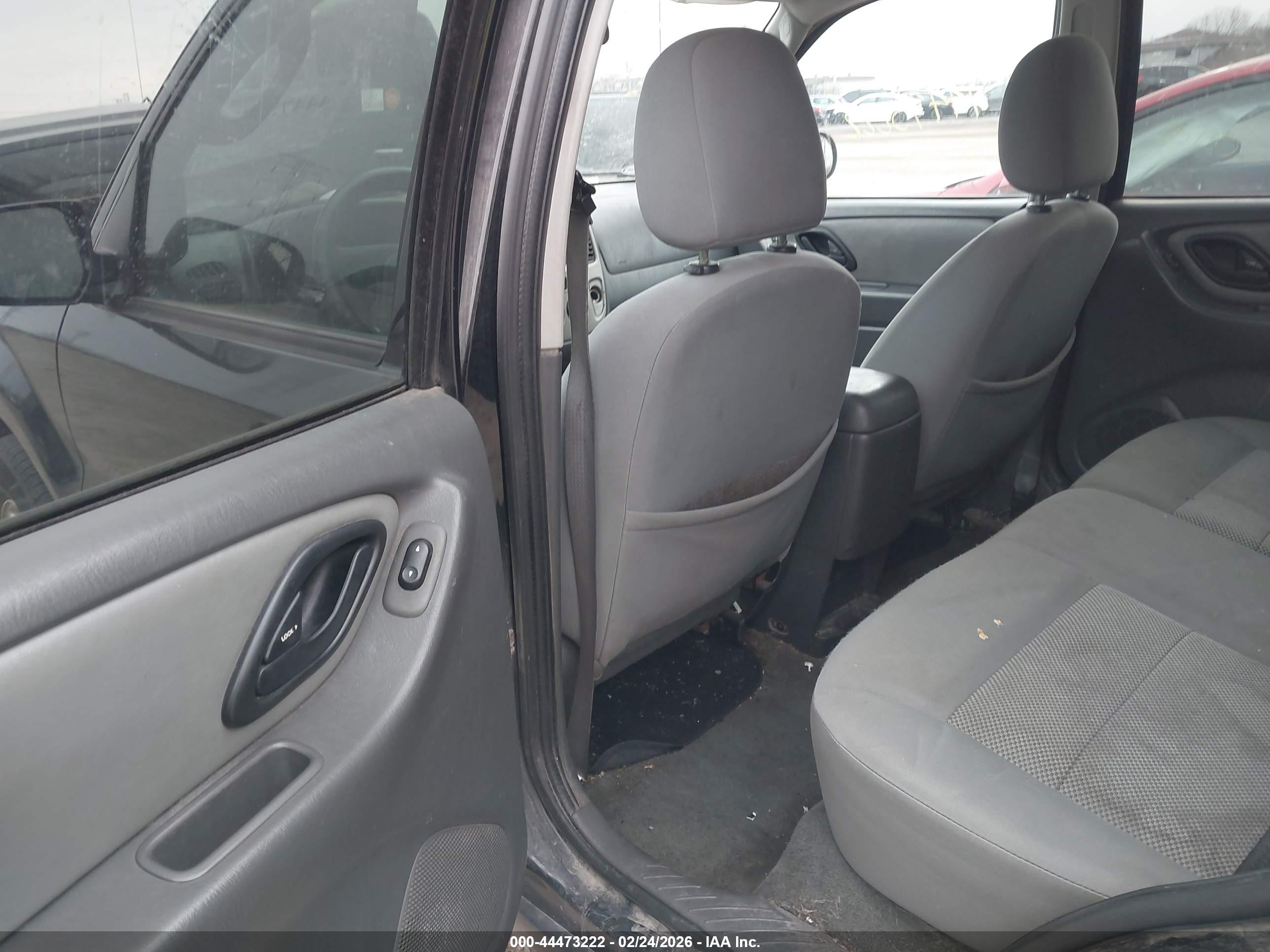 FORD ESCAPE image 8