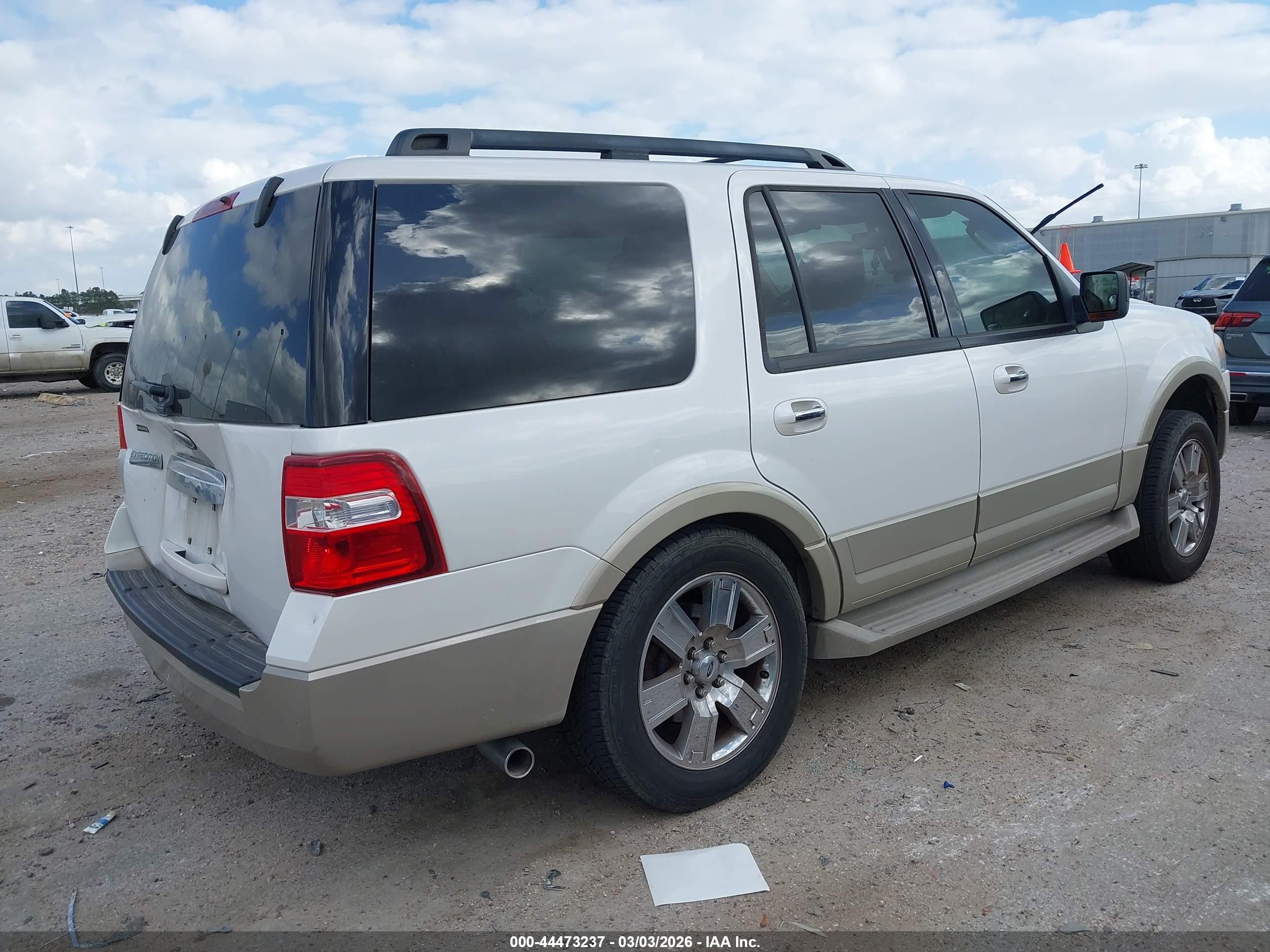 FORD EXPEDITION image 4