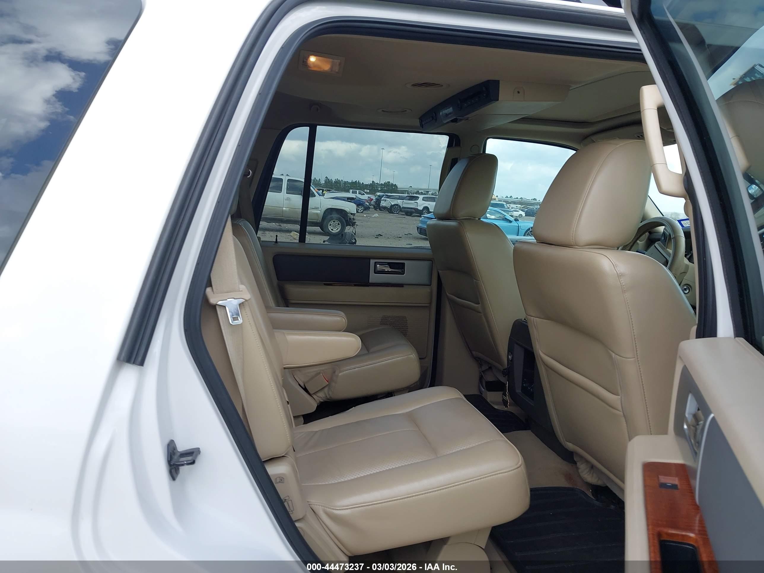FORD EXPEDITION image 8