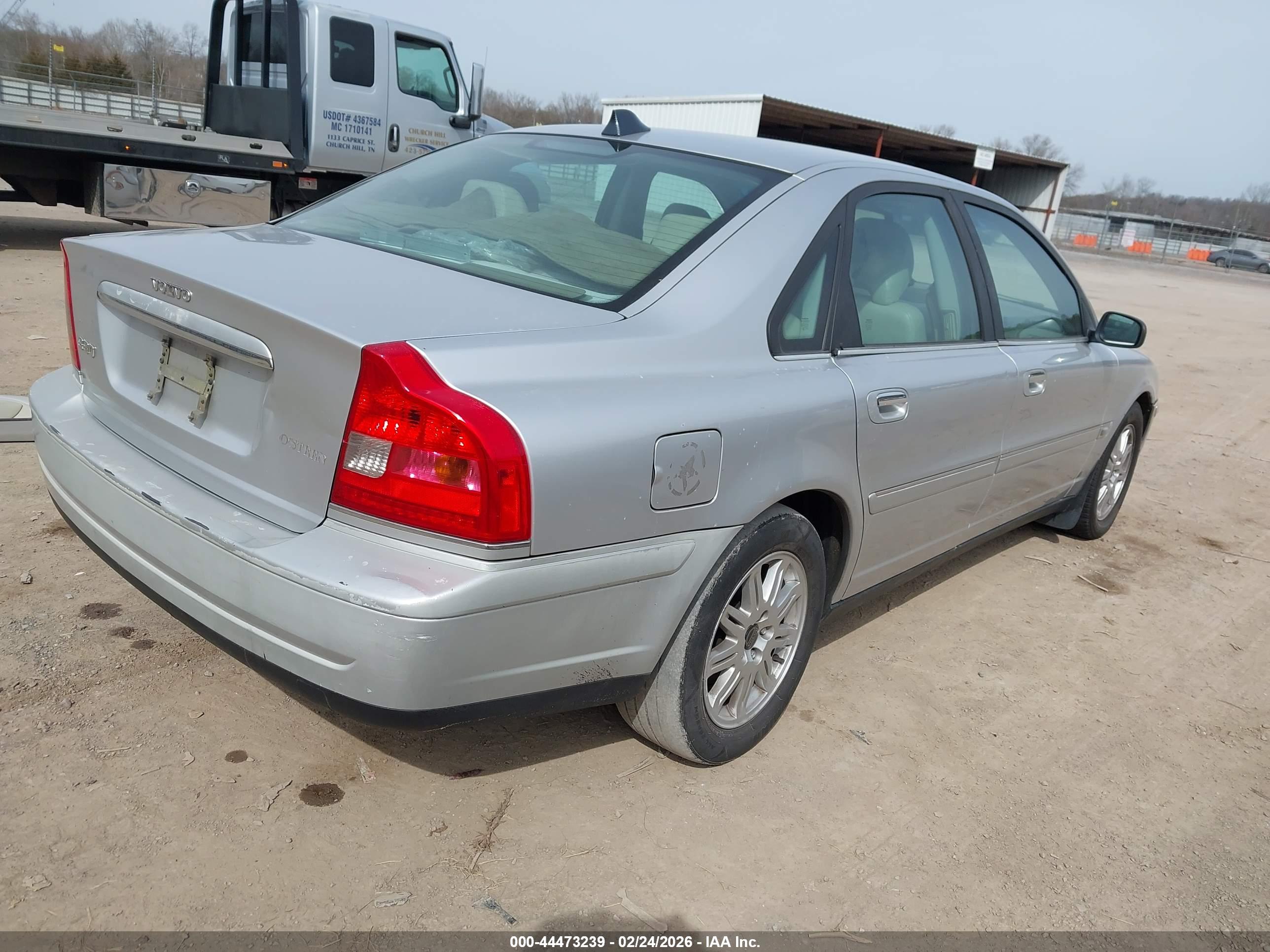 VOLVO S80 image 4