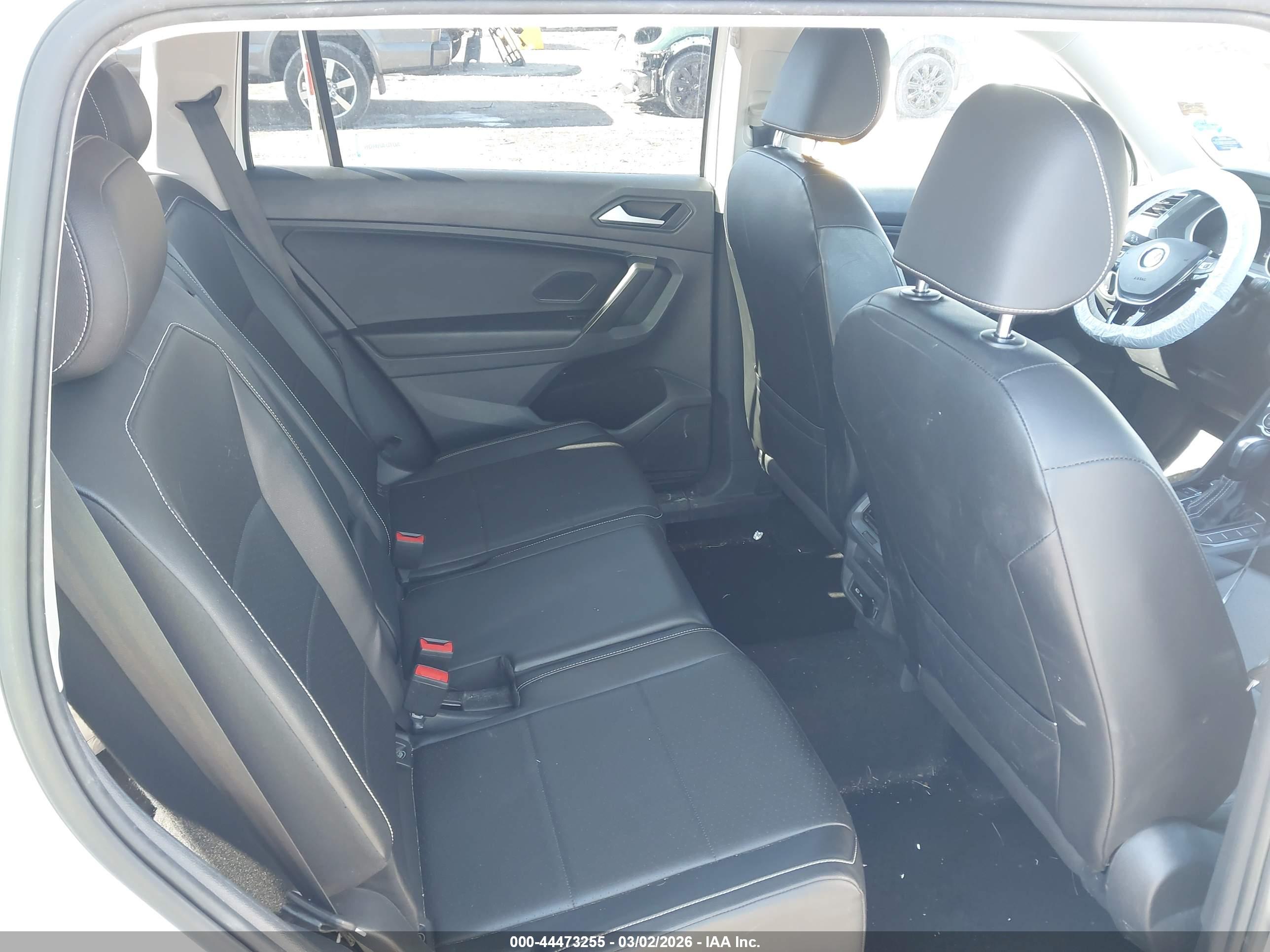 VOLKSWAGEN TIGUAN image 8