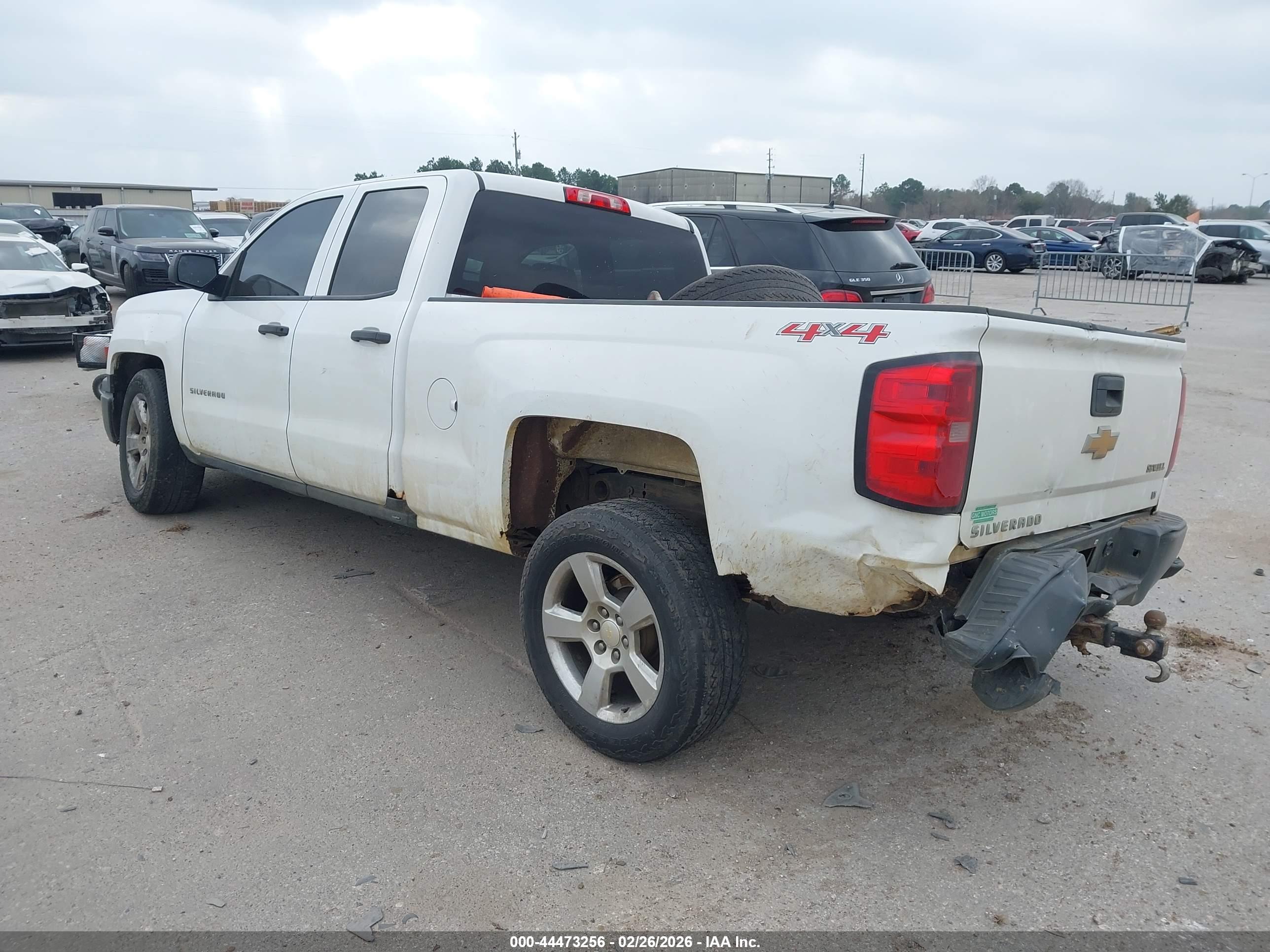 CHEVROLET SILVERADO image 3
