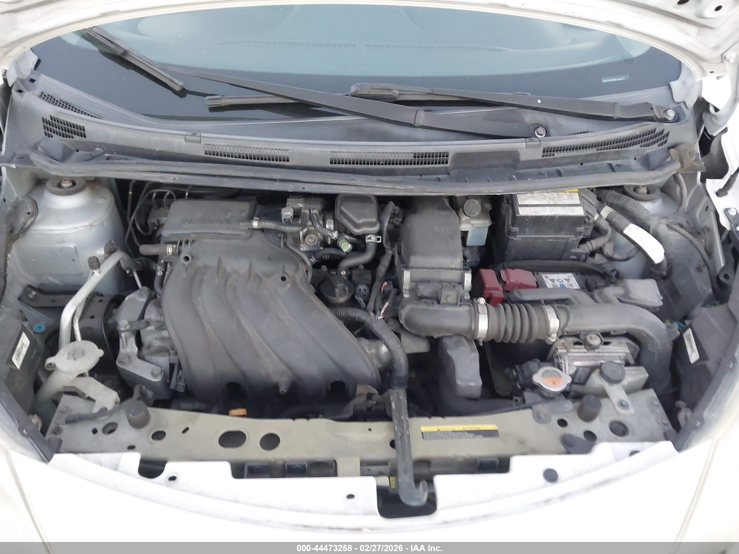 NISSAN VERSA image 10