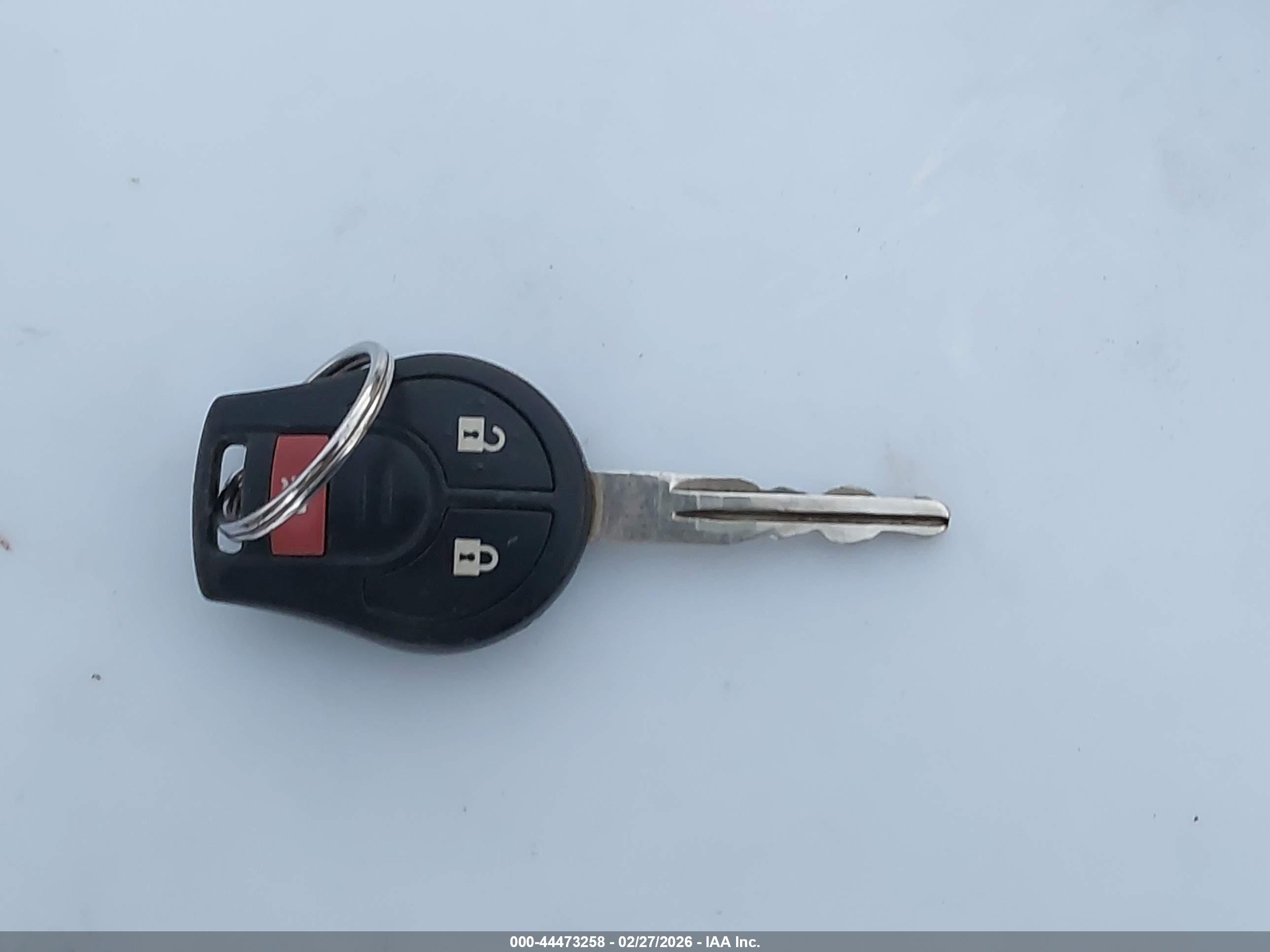 NISSAN VERSA image 11