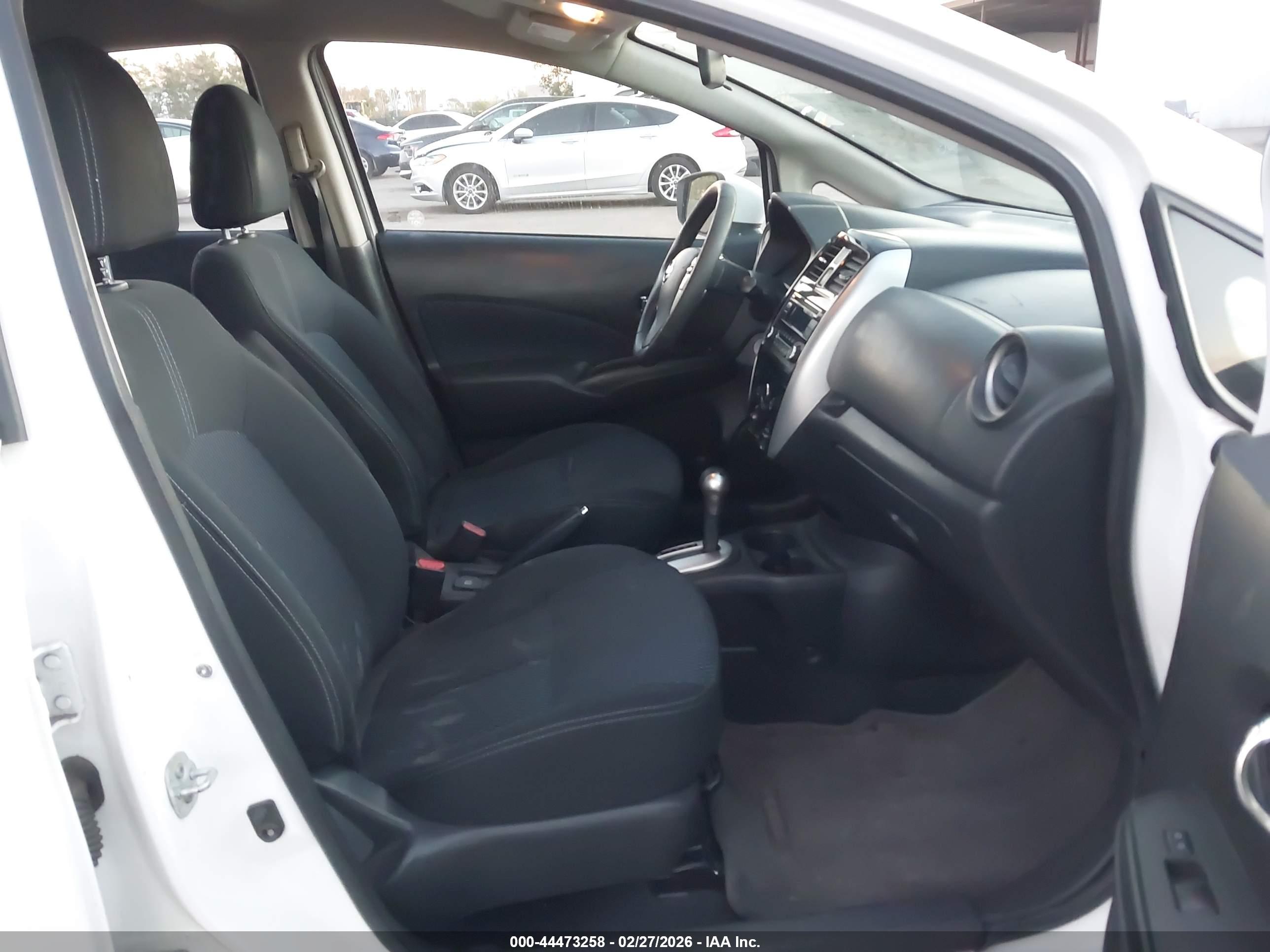 NISSAN VERSA image 5