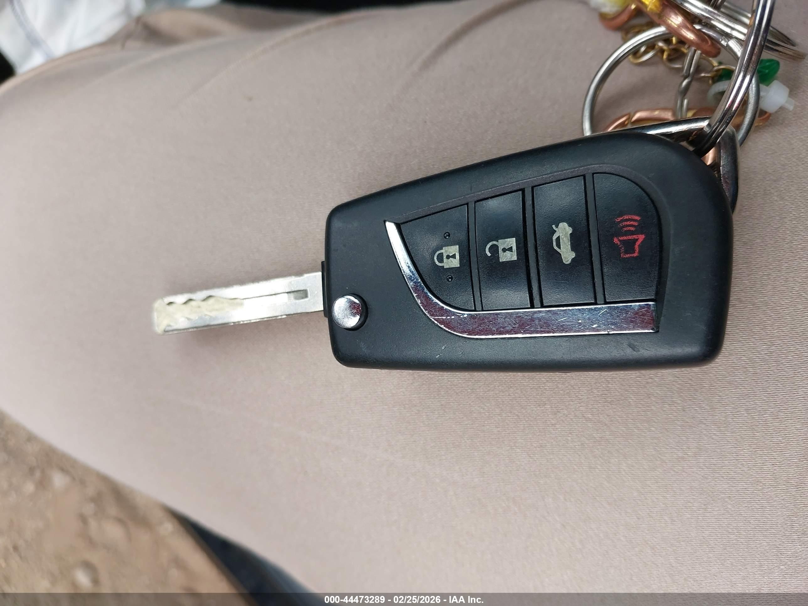 TOYOTA CAMRY image 11