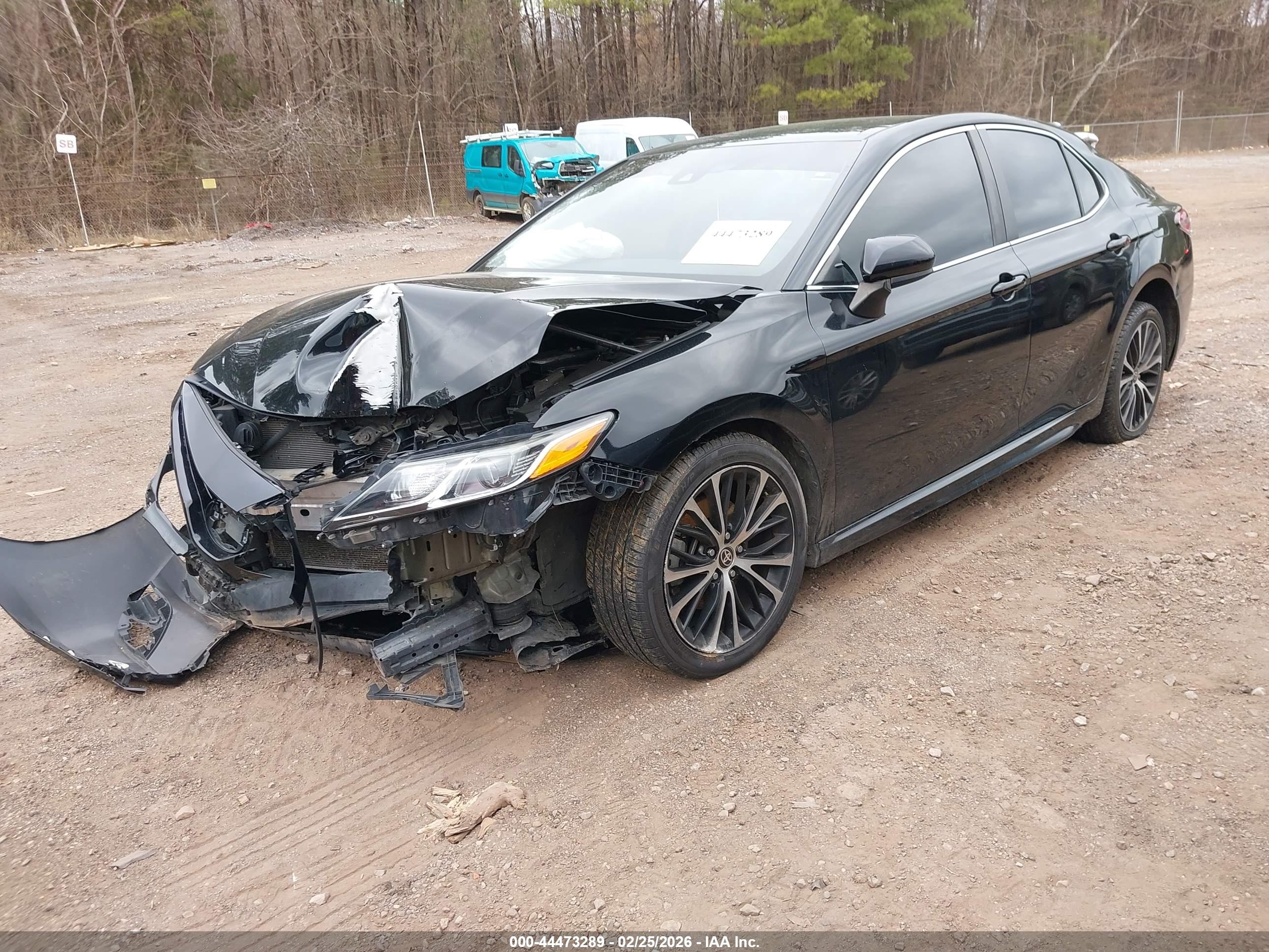 TOYOTA CAMRY image 2