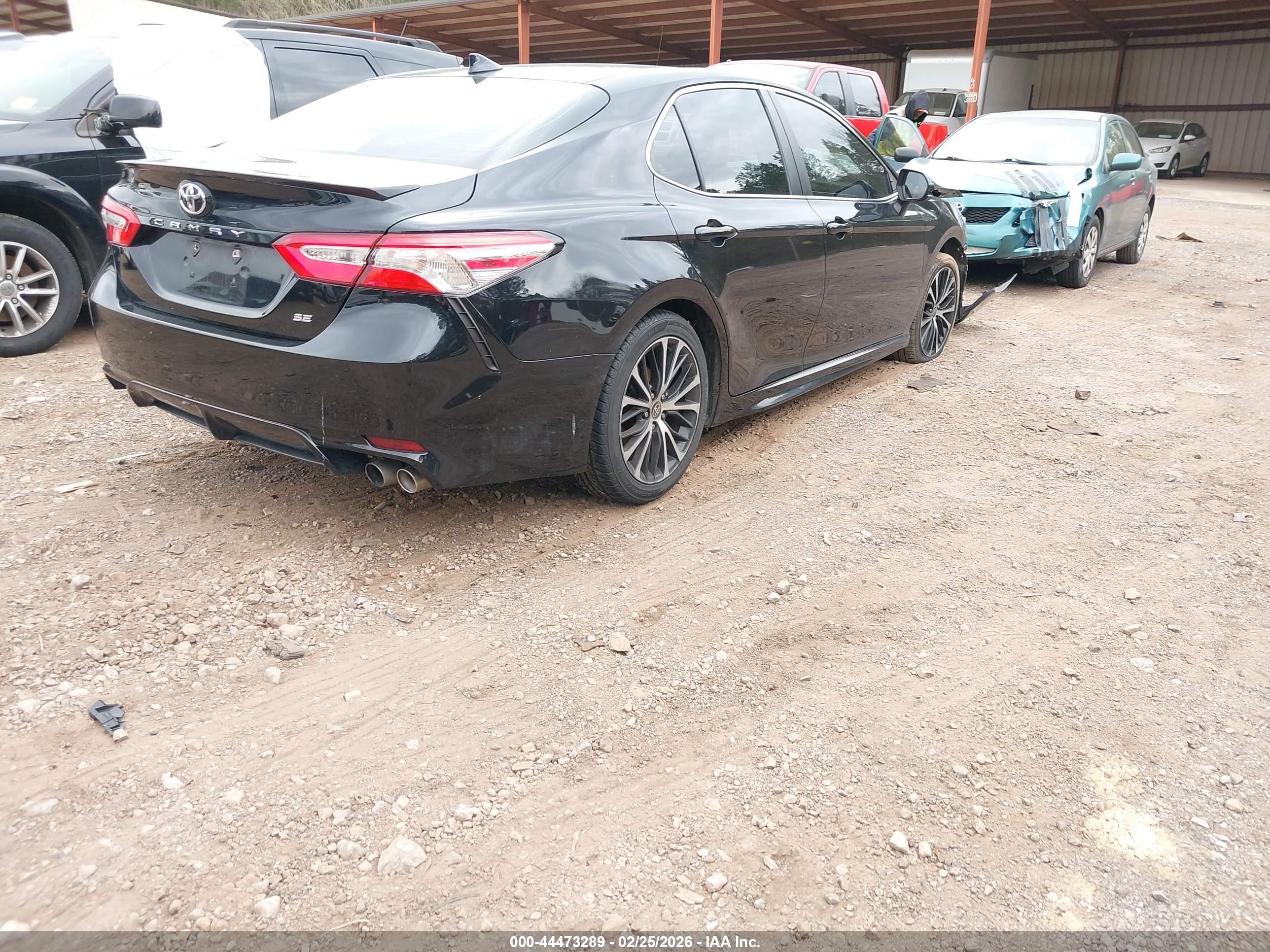 TOYOTA CAMRY image 4