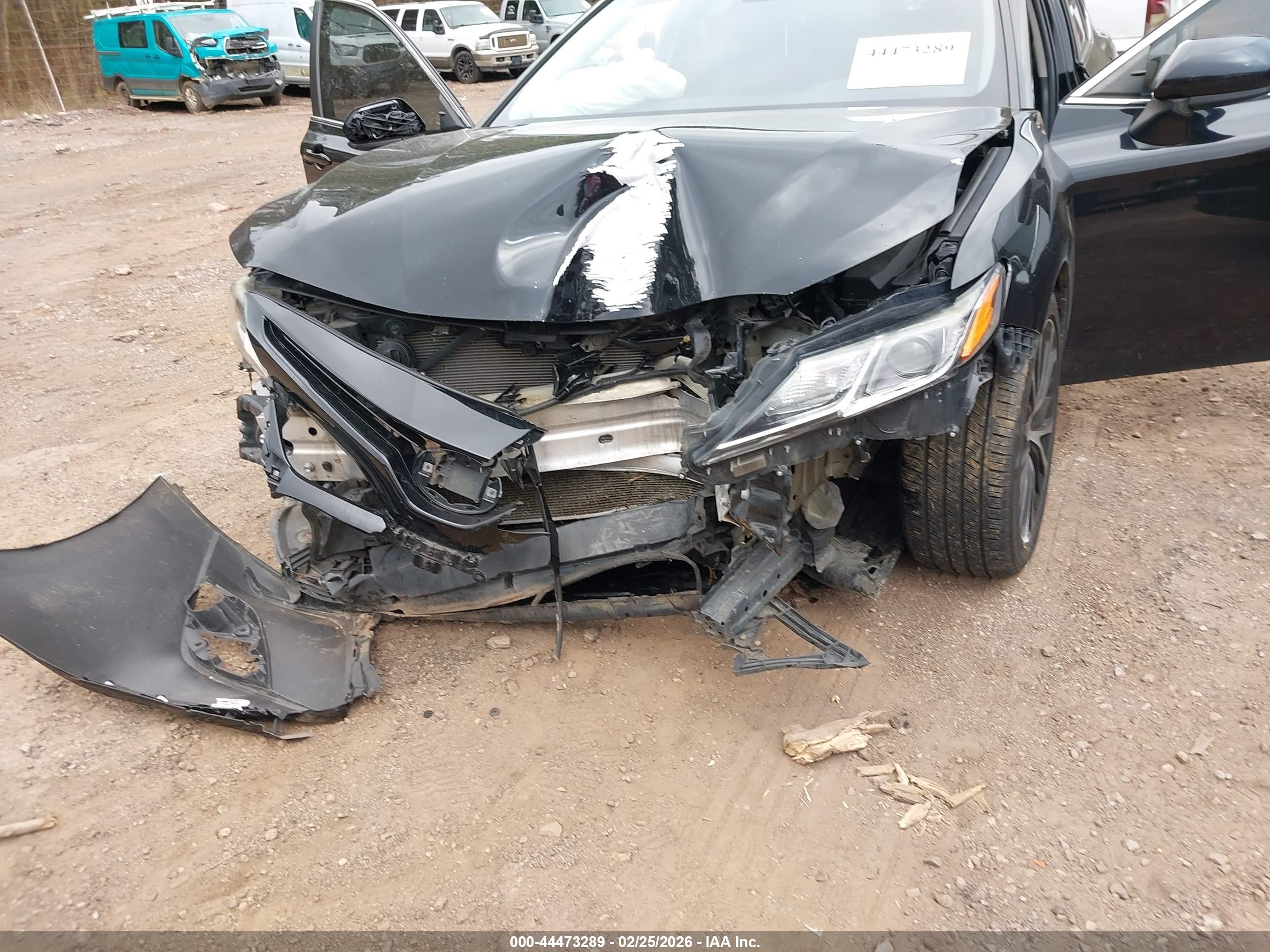 TOYOTA CAMRY image 6