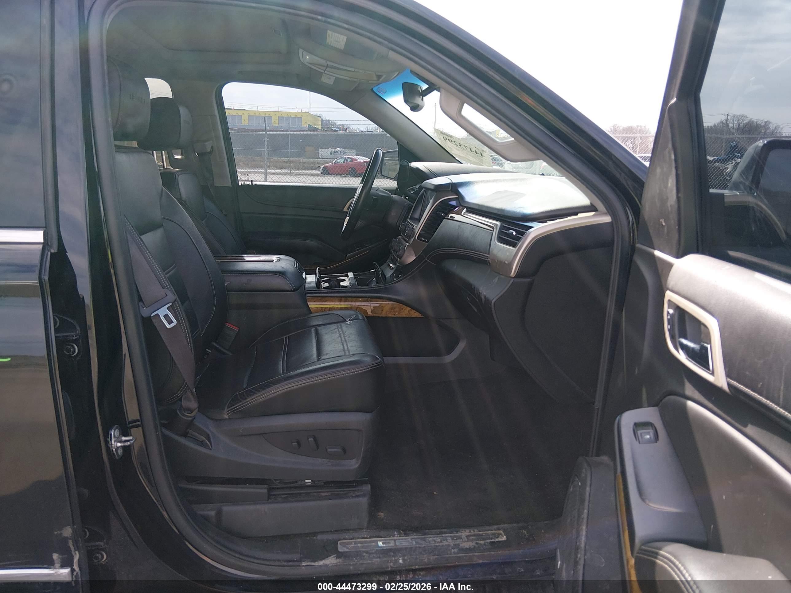 GMC YUKON image 5