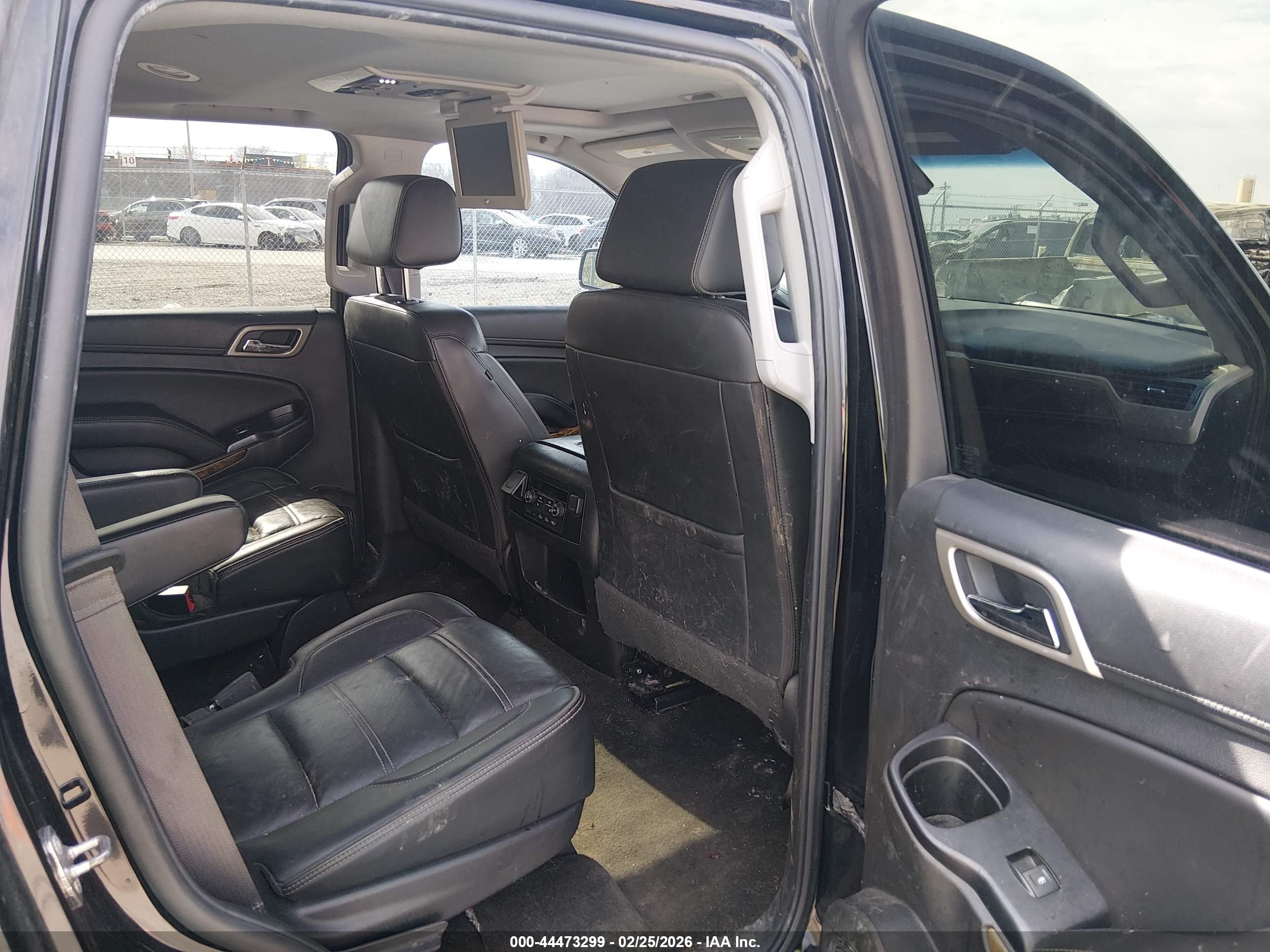 GMC YUKON image 8