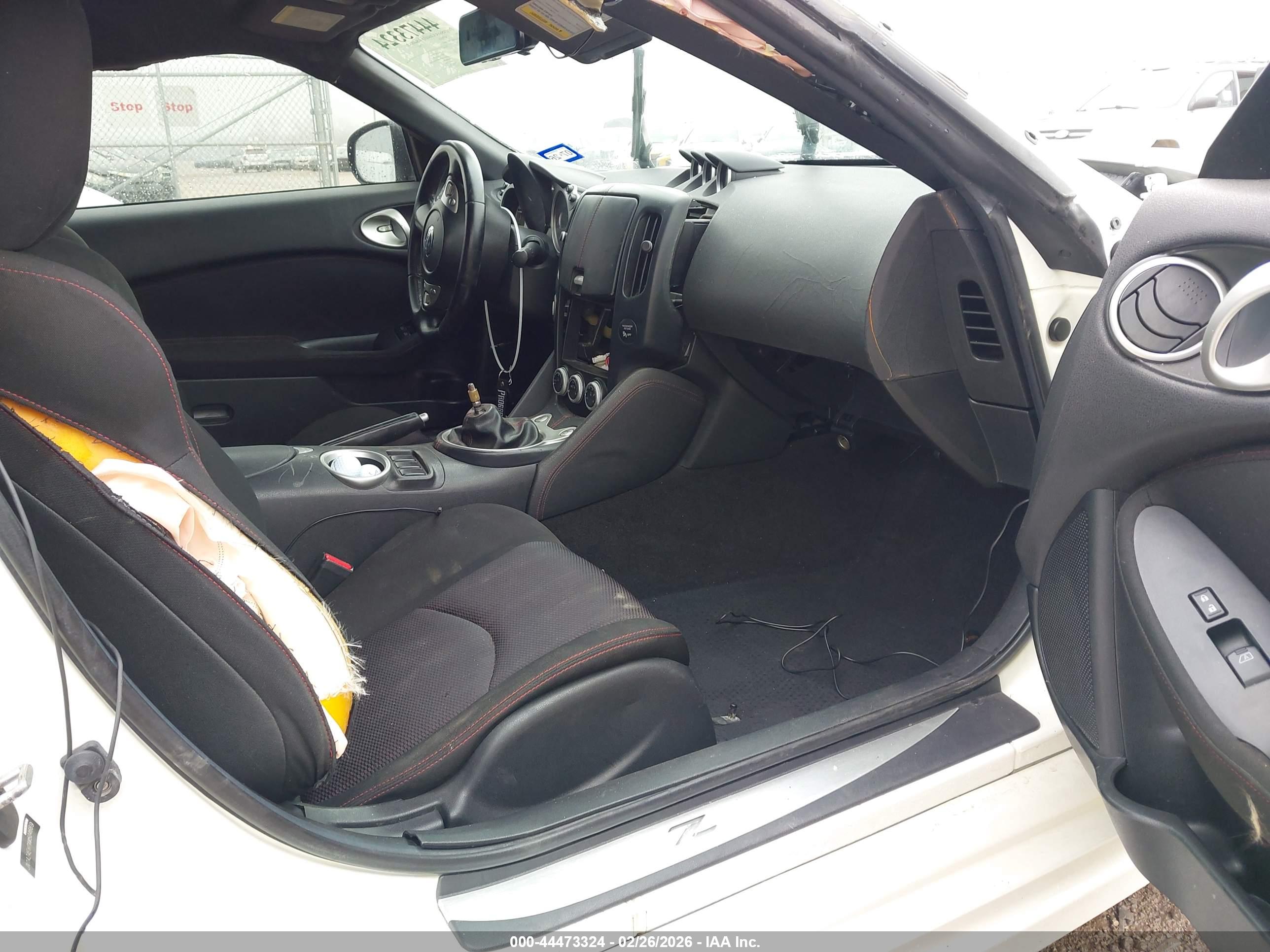NISSAN 370Z image 5