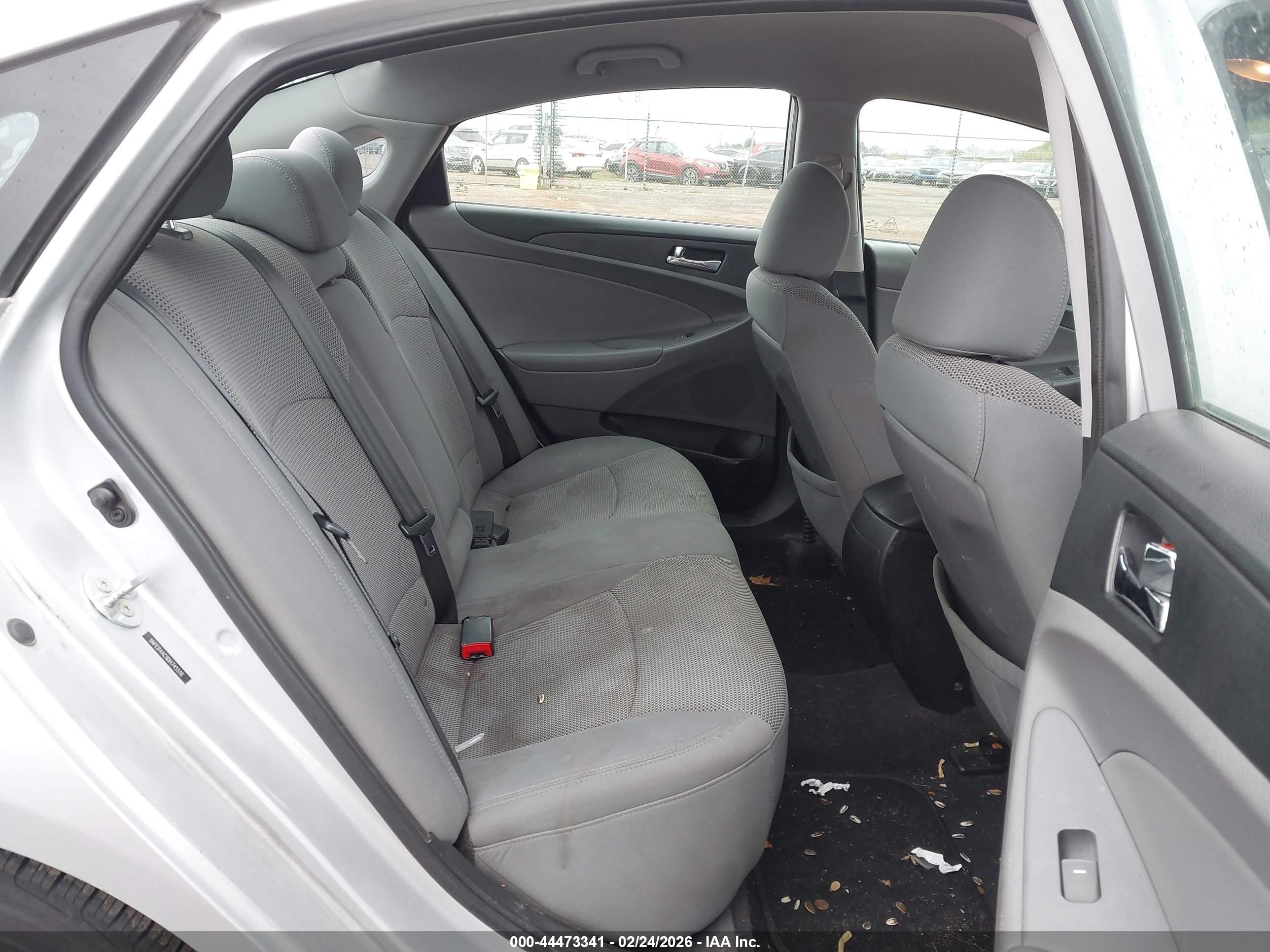 HYUNDAI SONATA image 8
