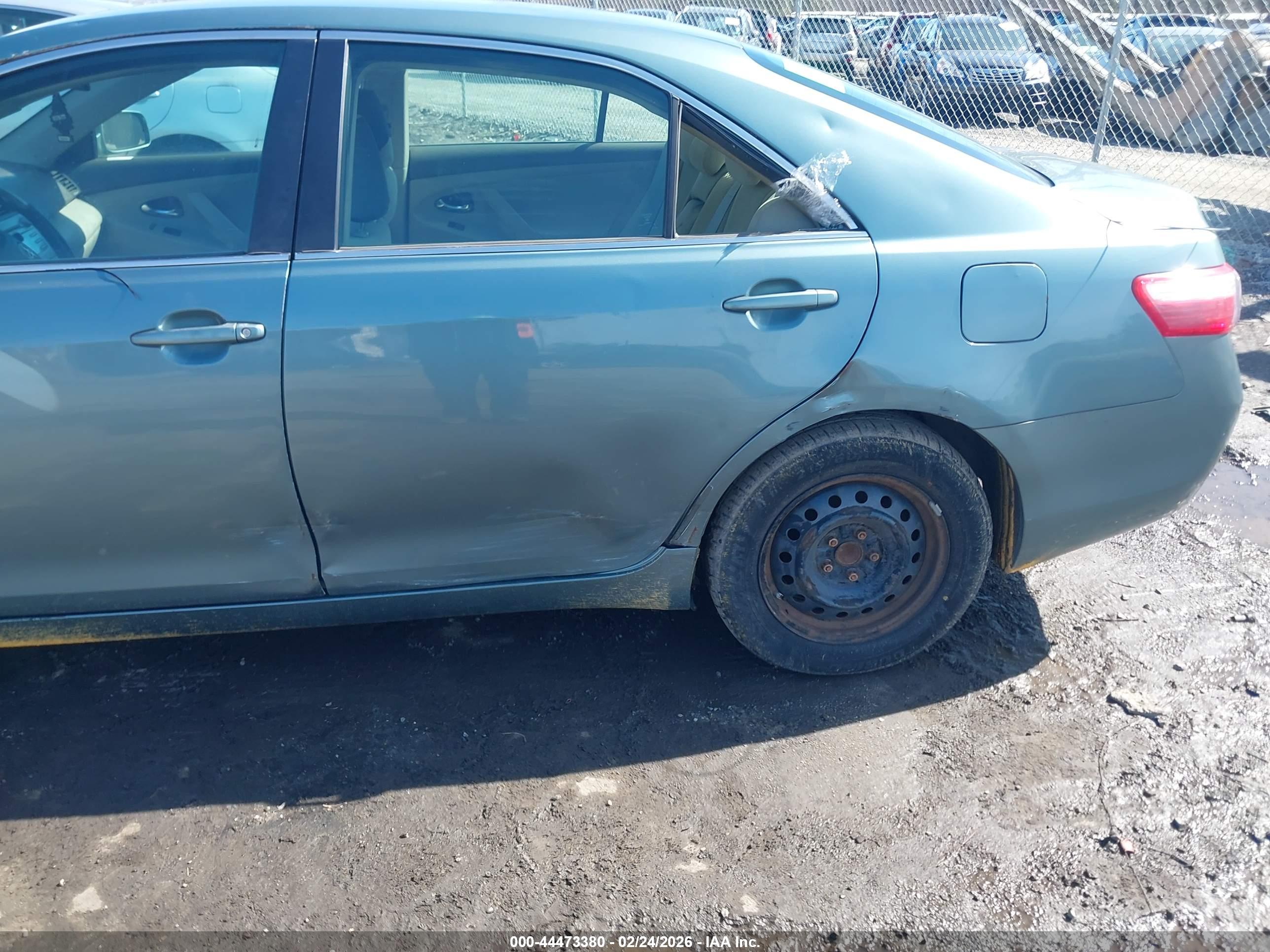 TOYOTA CAMRY image 6