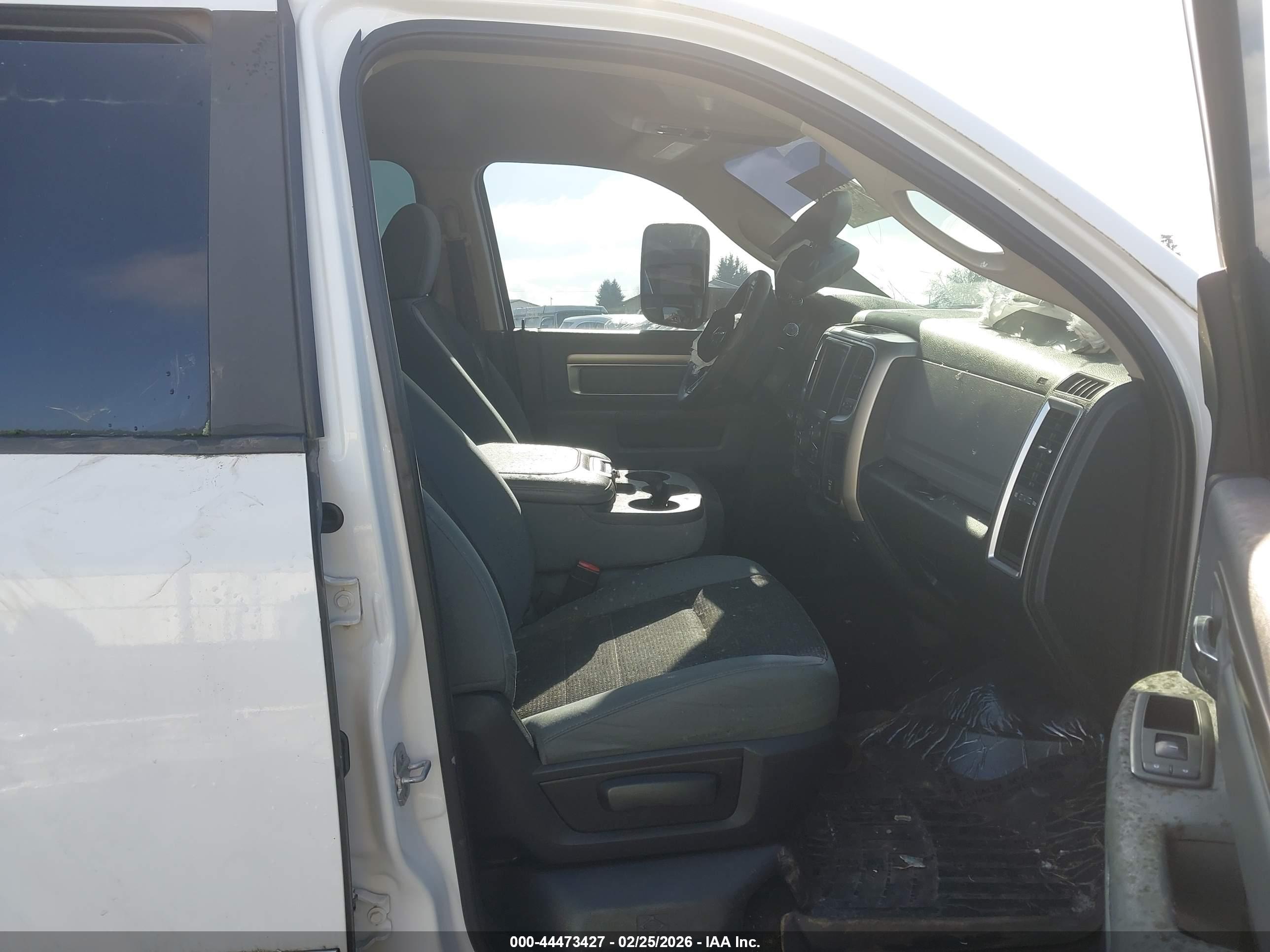 RAM 3500 image 8