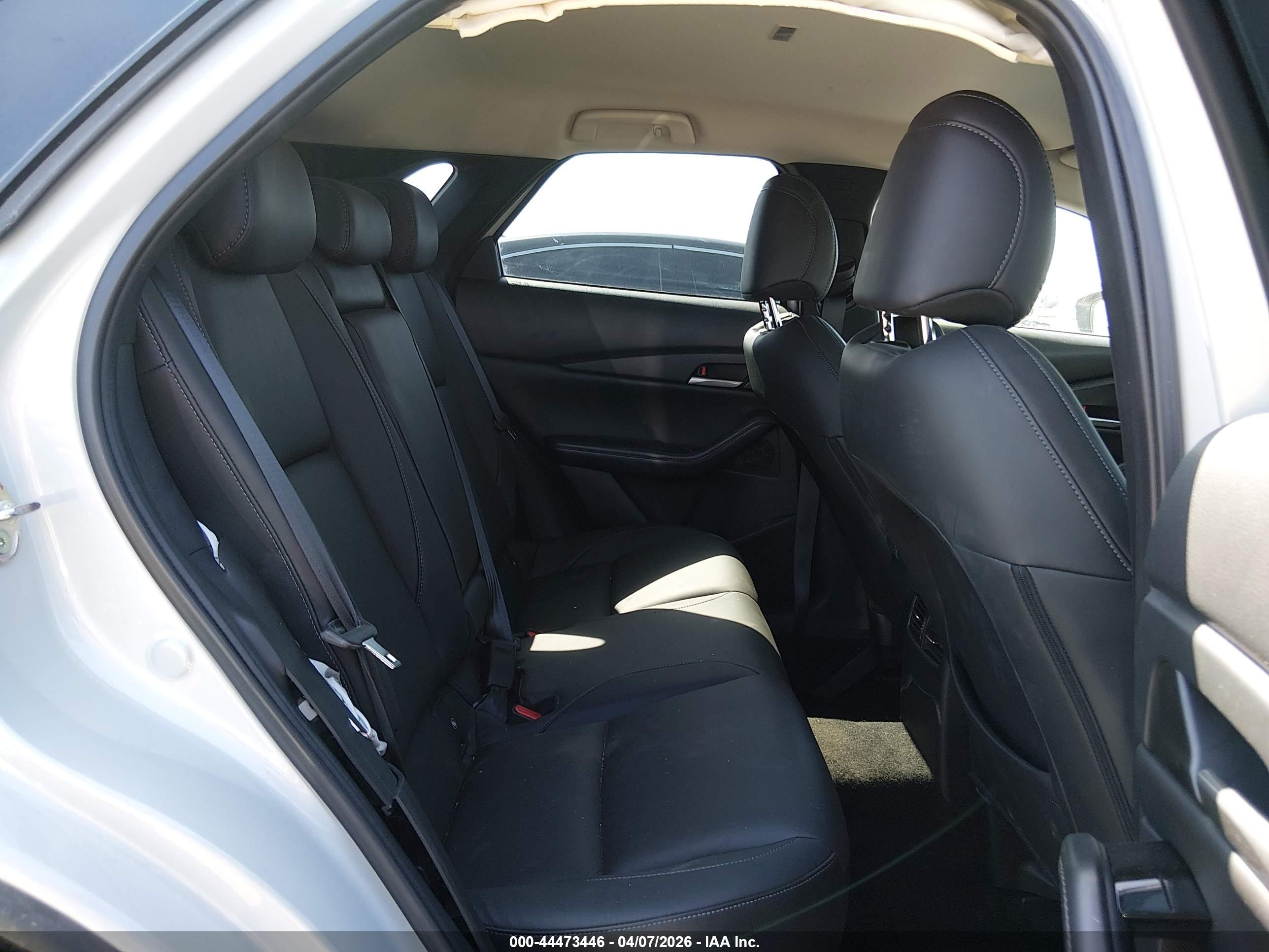 MAZDA CX-30 image 8