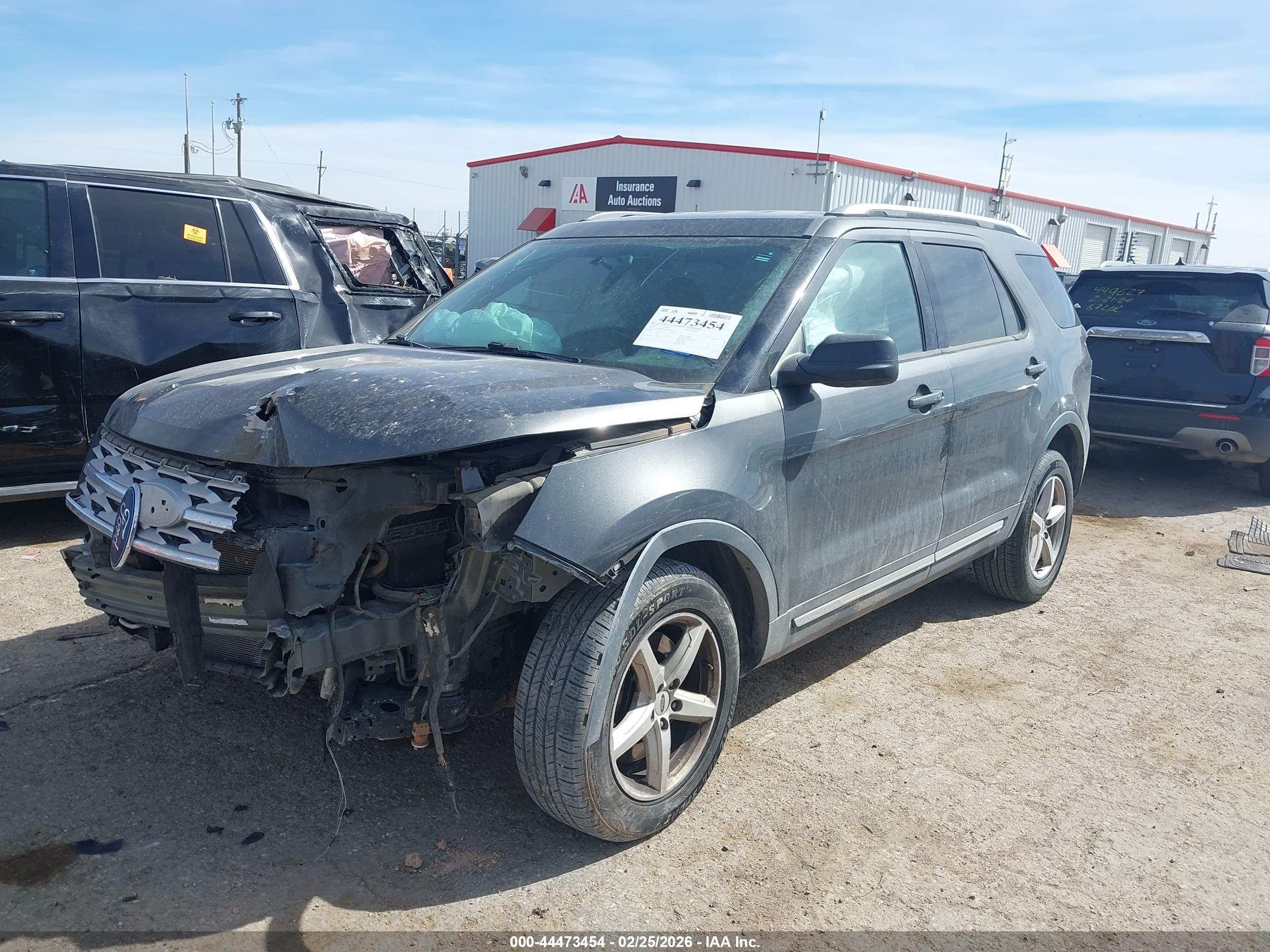 FORD EXPLORER image 2