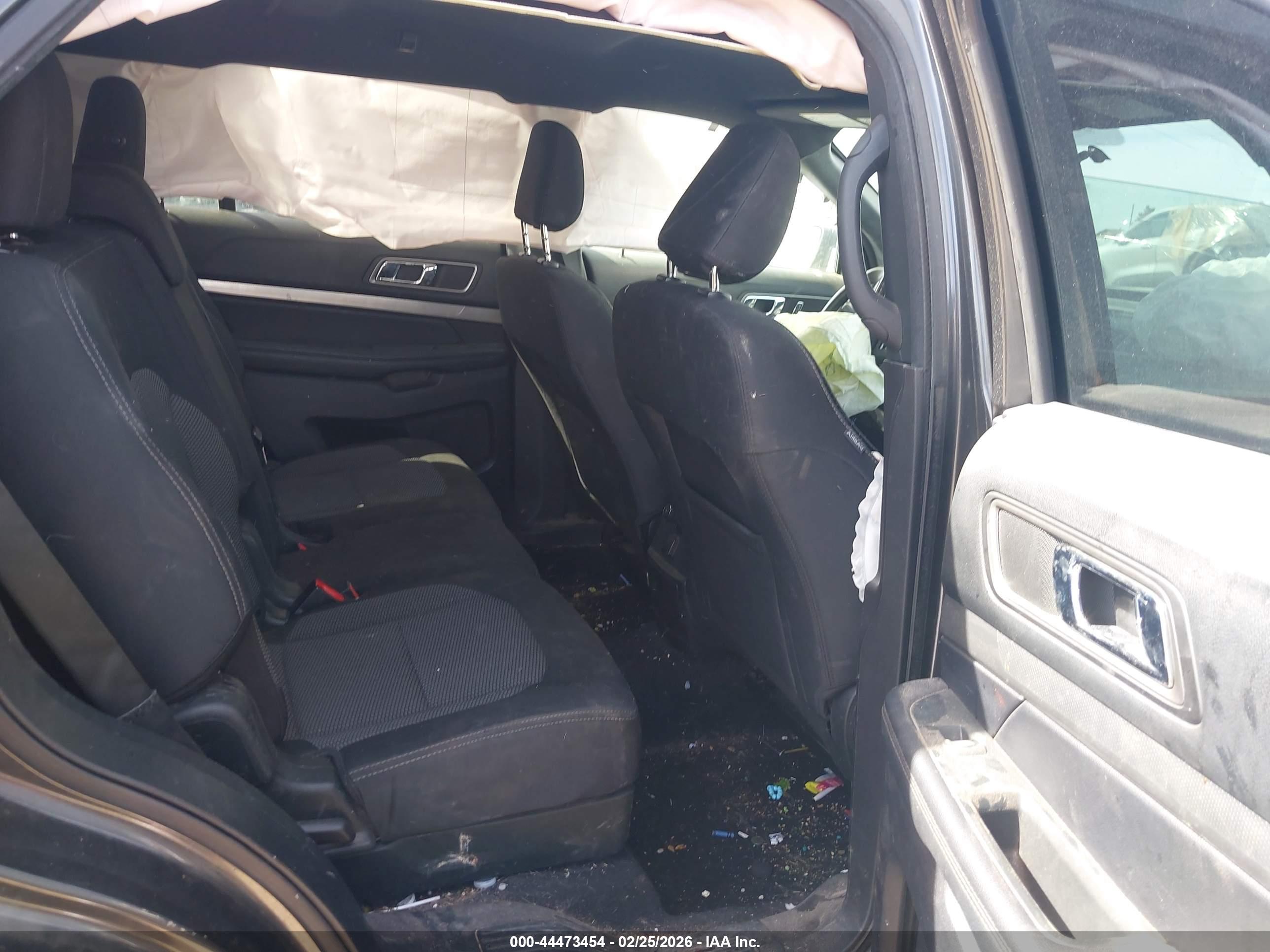 FORD EXPLORER image 8