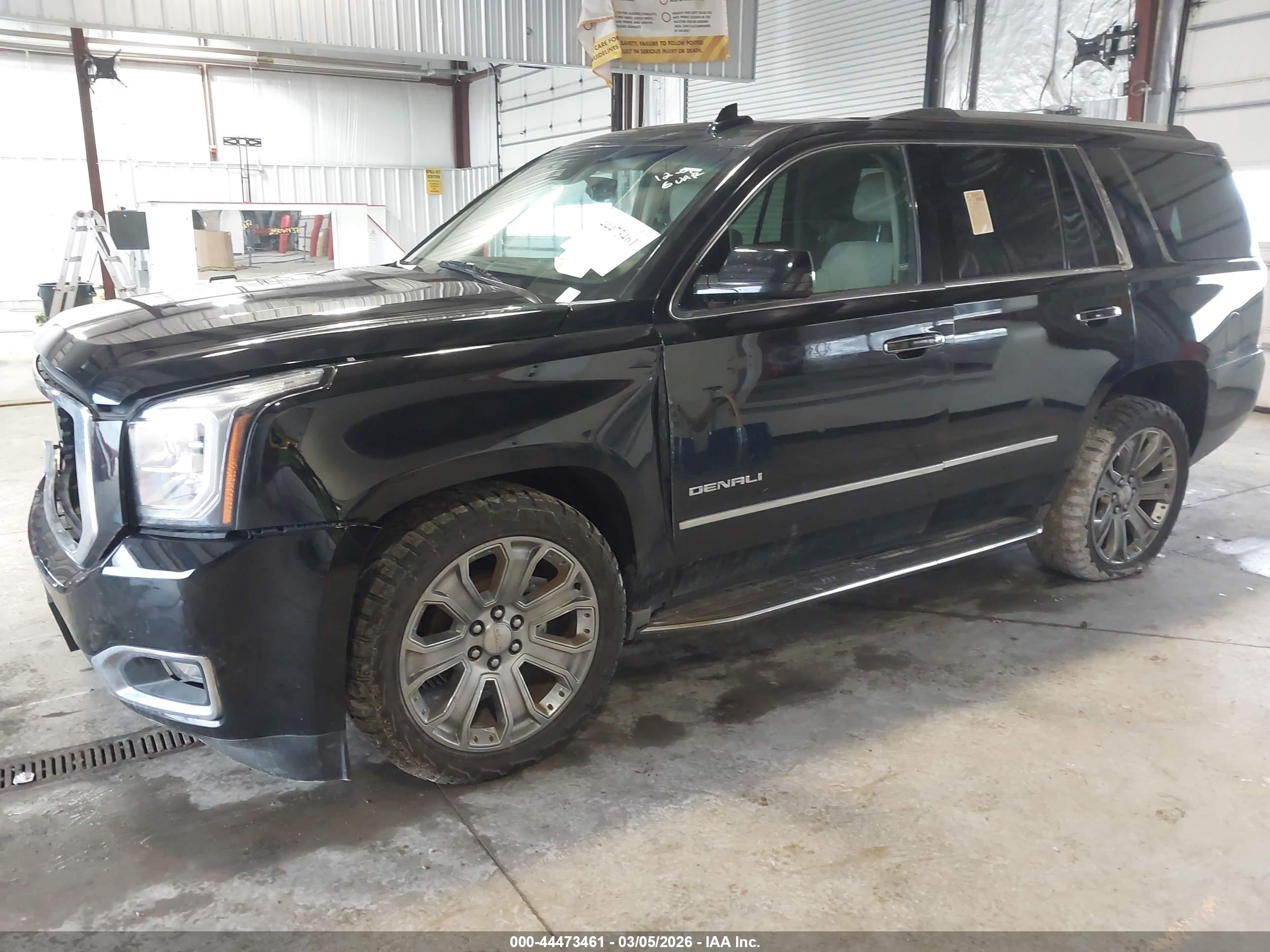 GMC YUKON image 2
