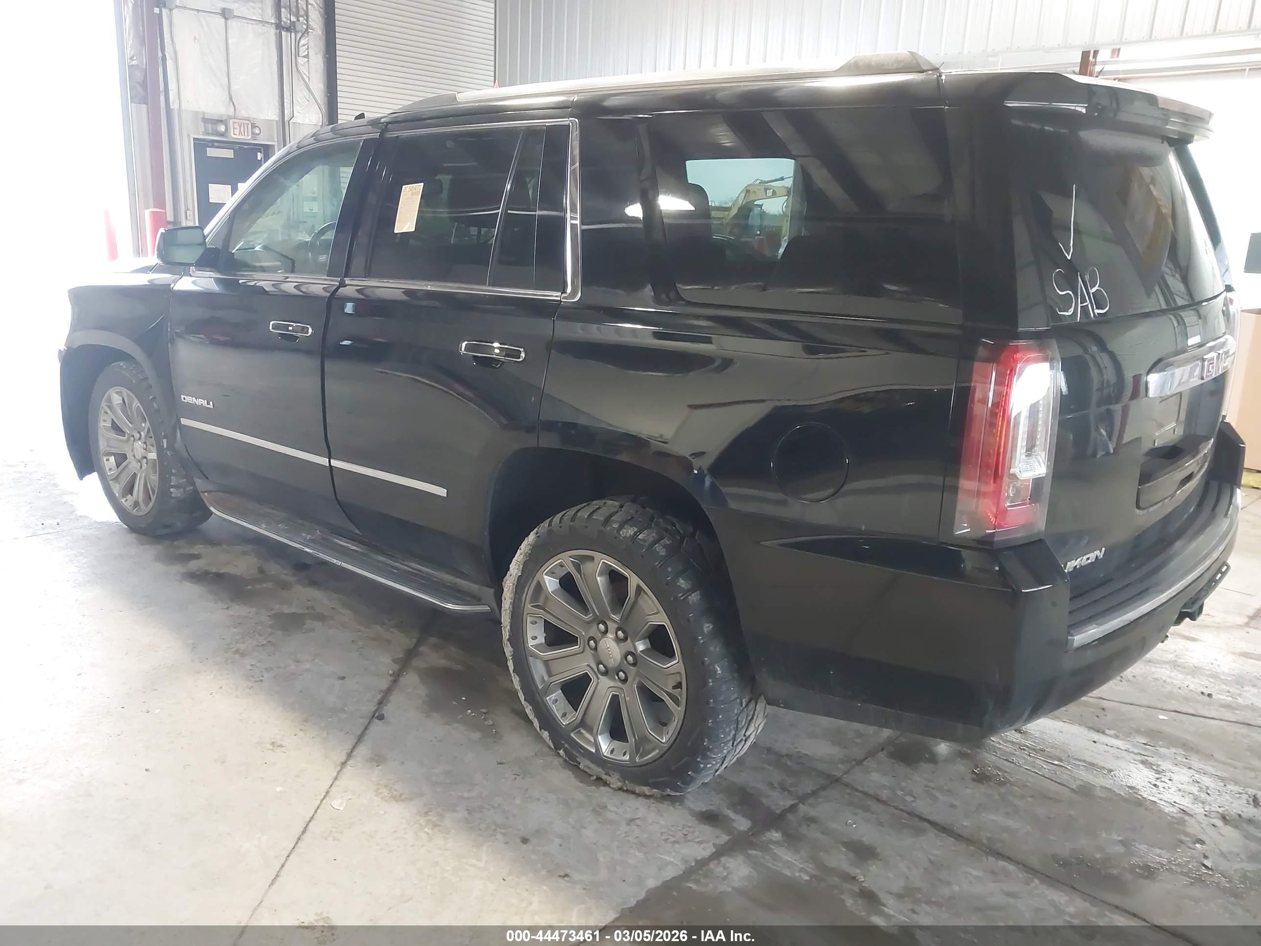 GMC YUKON image 3