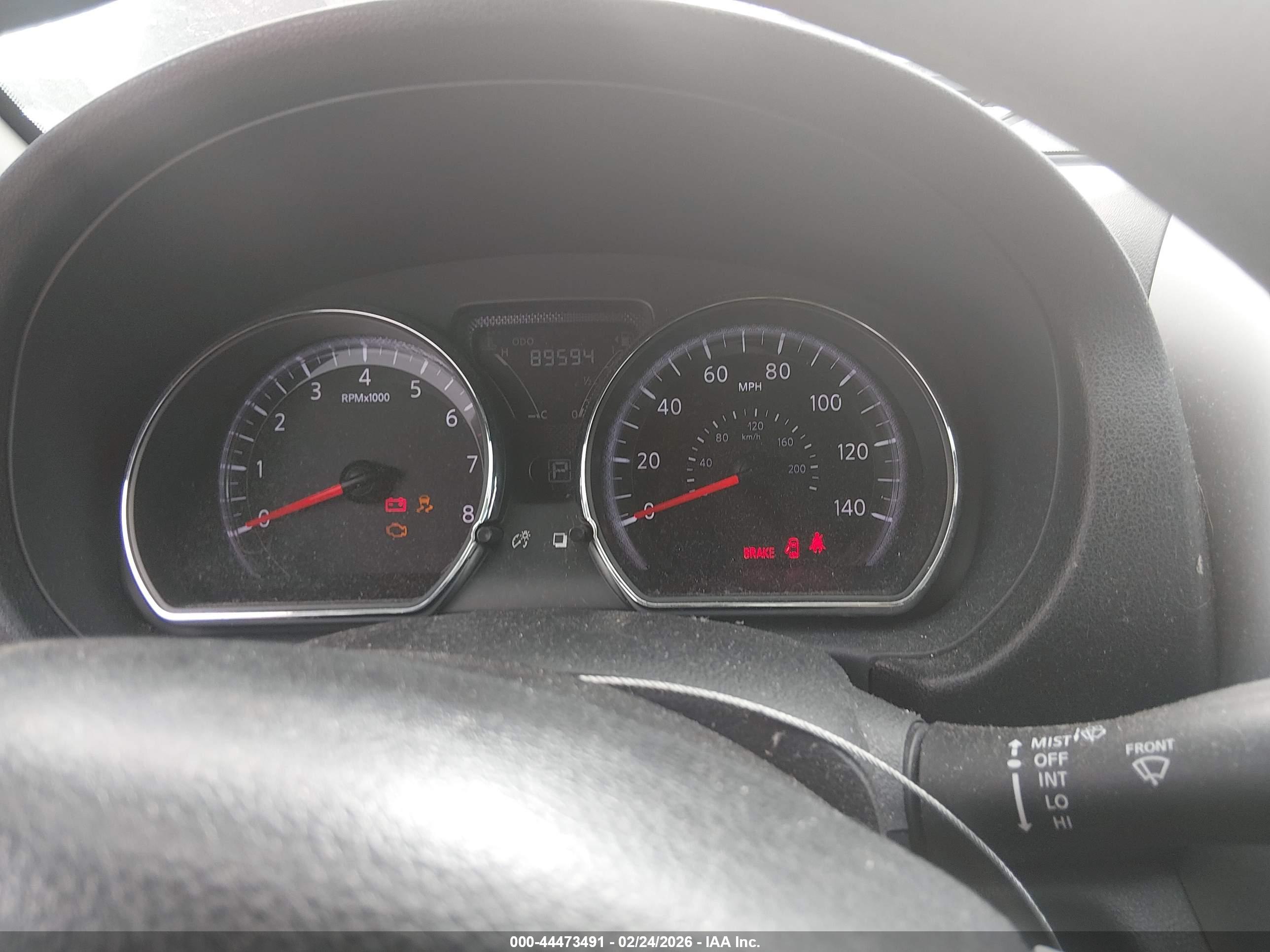 NISSAN VERSA image 7