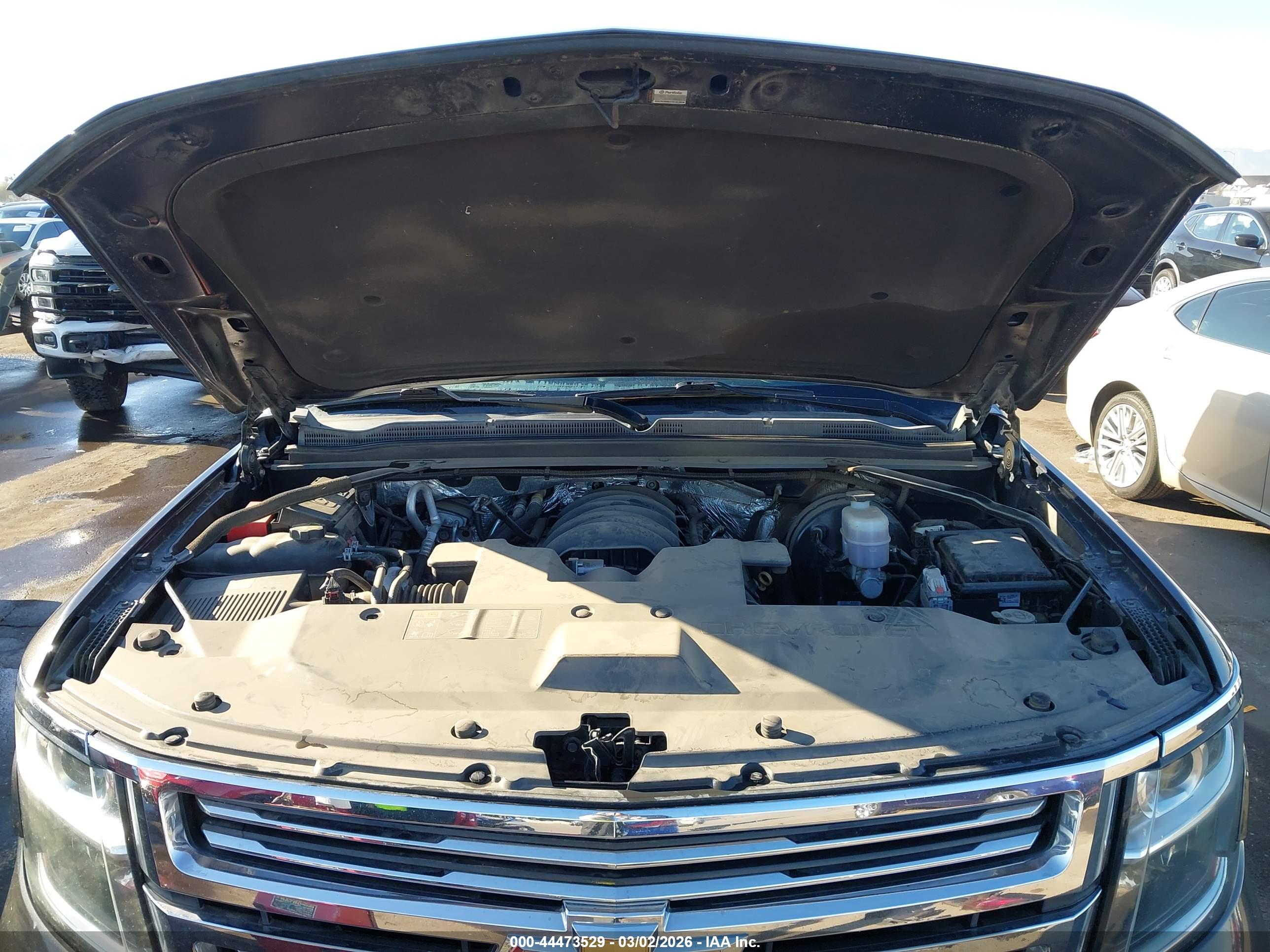 CHEVROLET SUBURBAN image 10