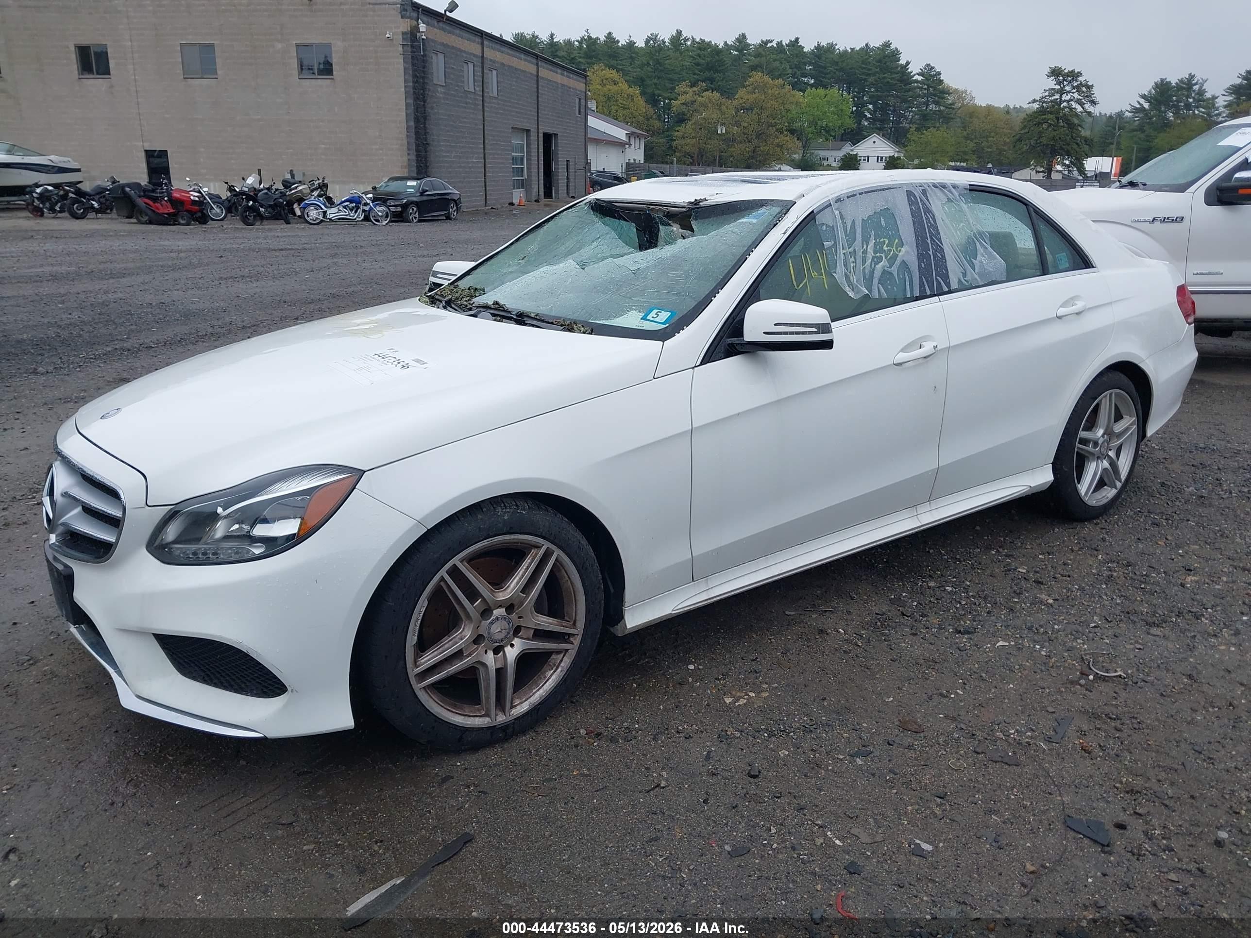 MERCEDES-BENZ E image 2