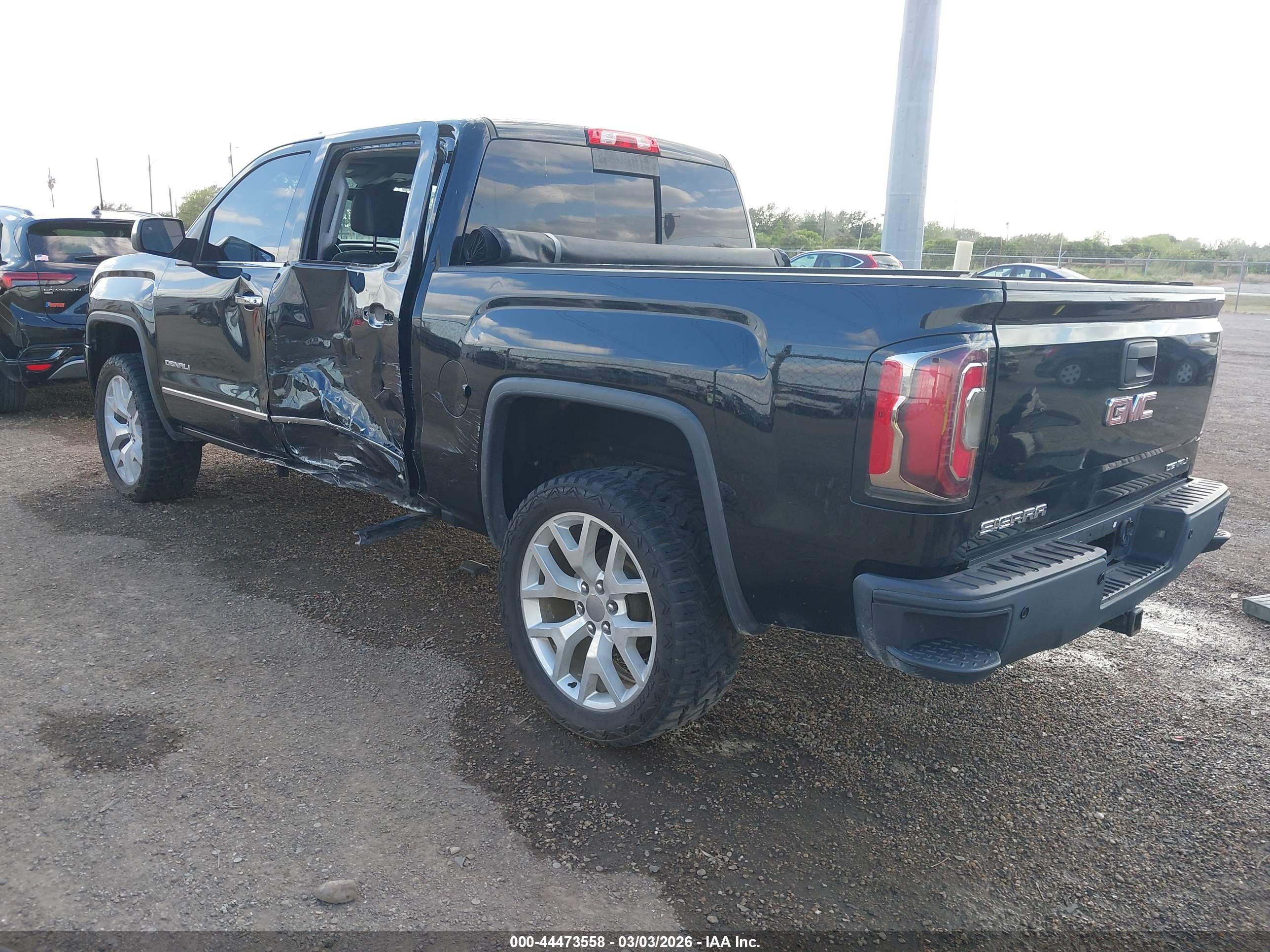 GMC SIERRA image 3