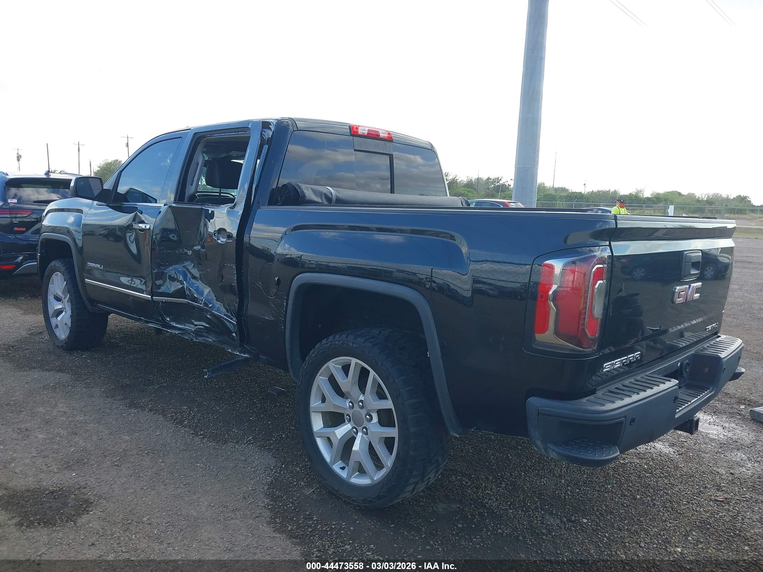 GMC SIERRA image 6