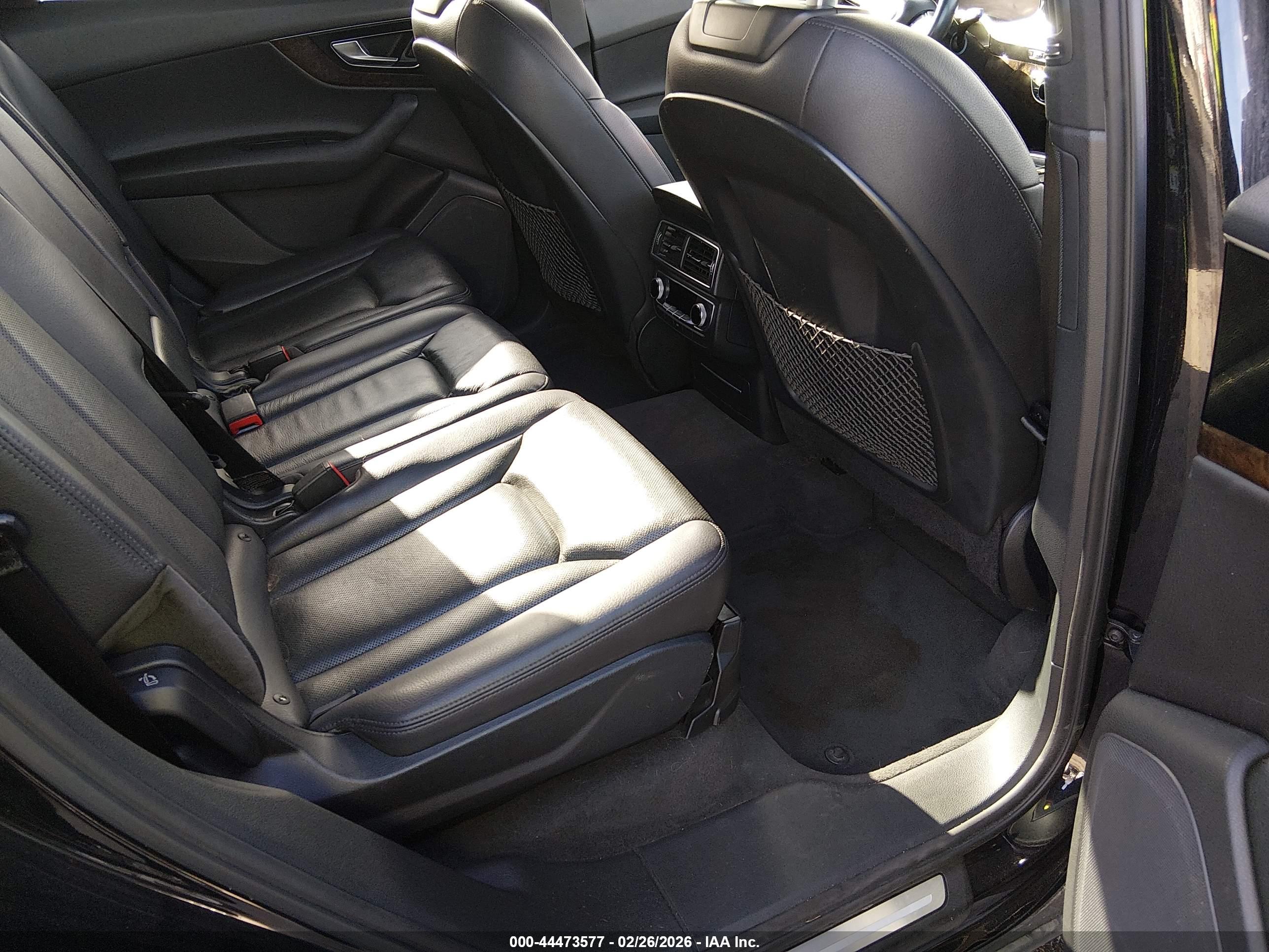 AUDI Q7 image 8
