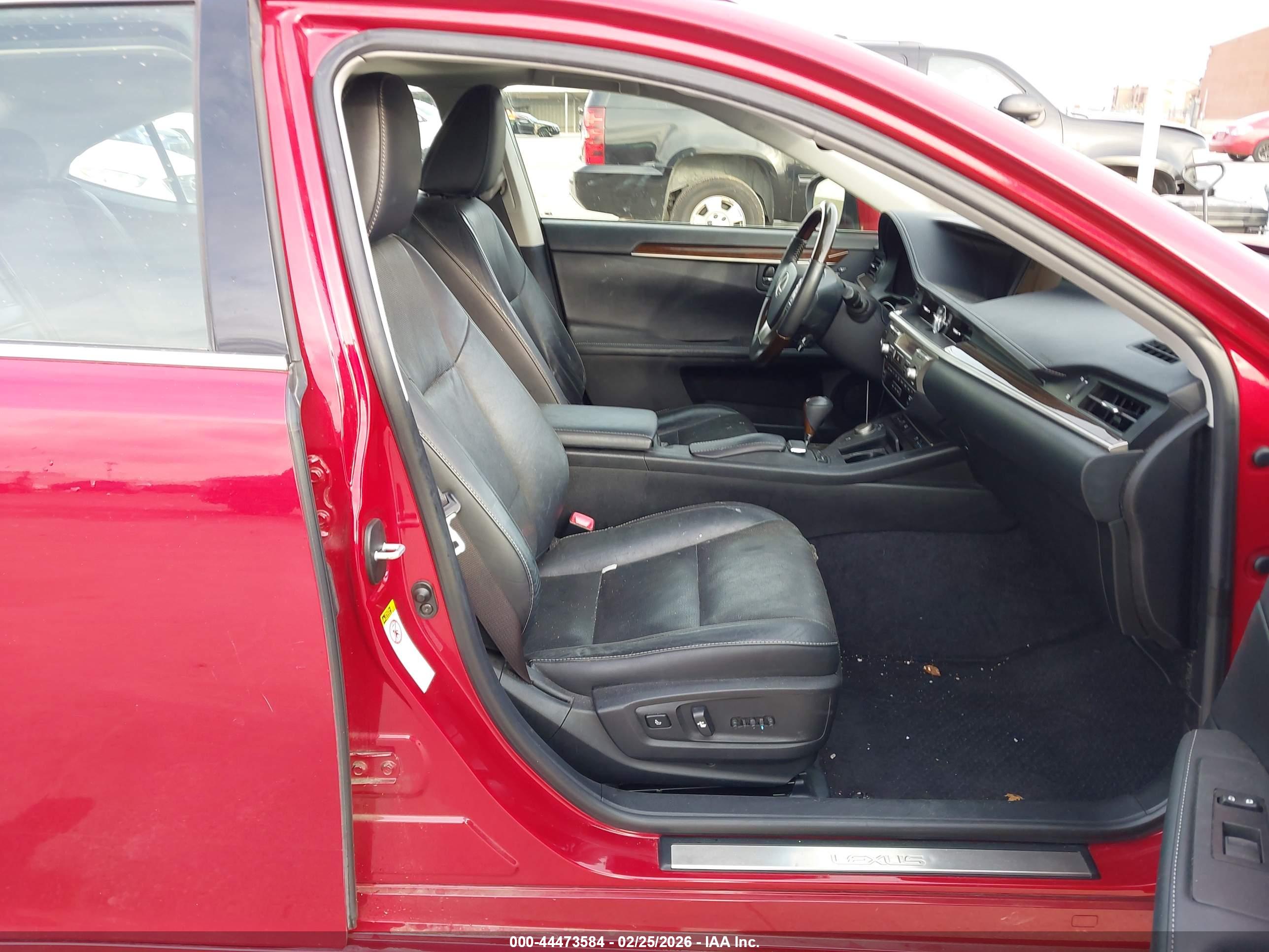 LEXUS ES image 5