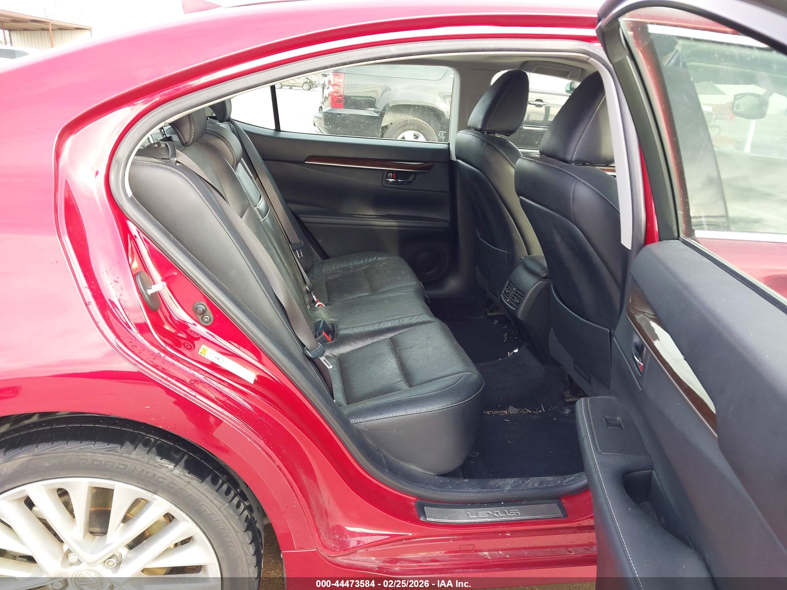LEXUS ES image 8